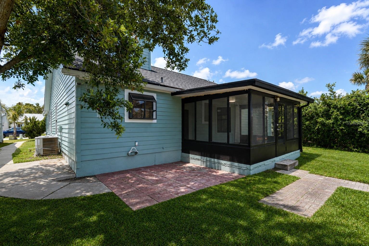 756 PINE SHORES CIR — photo 3