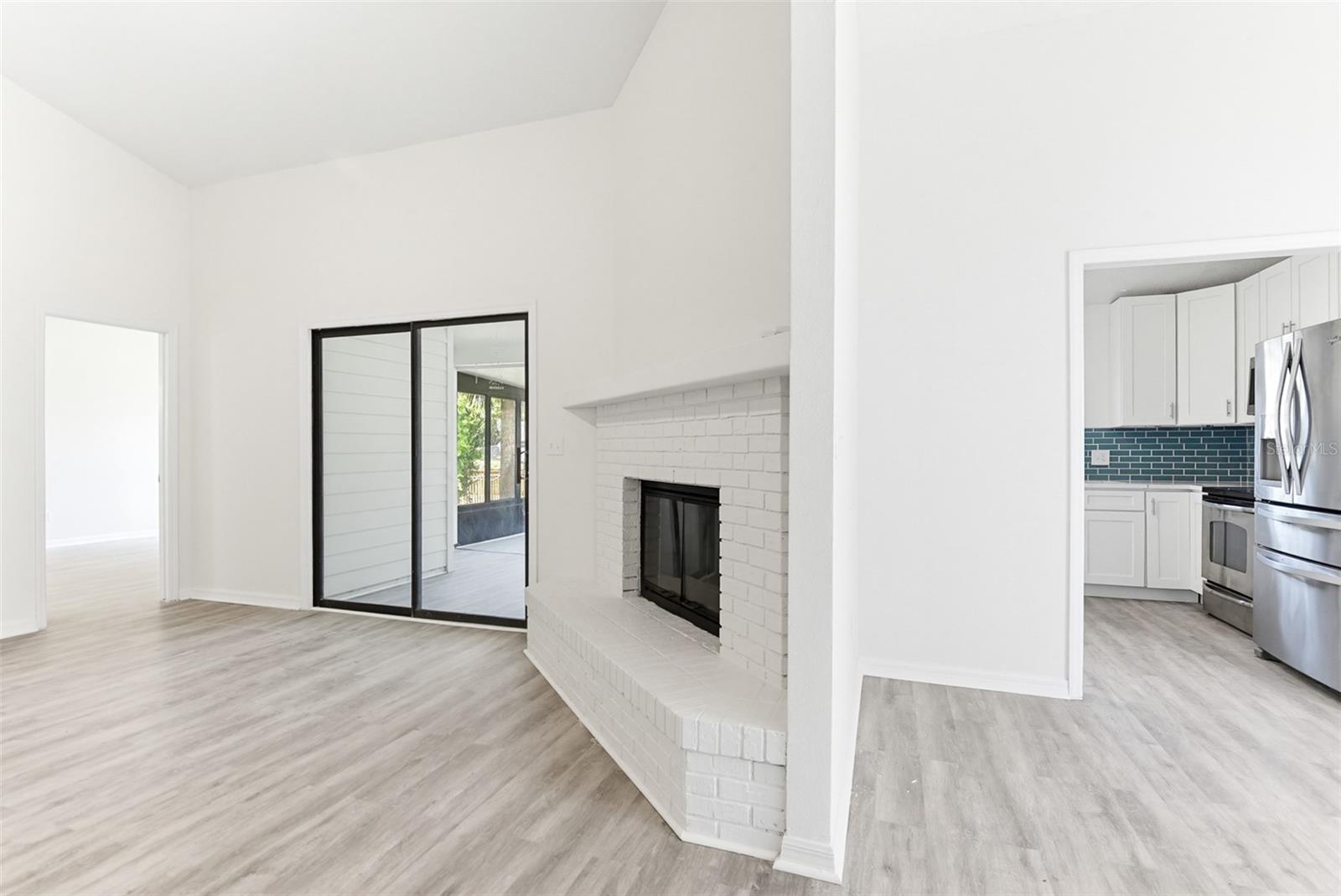 756 PINE SHORES CIR — photo 9