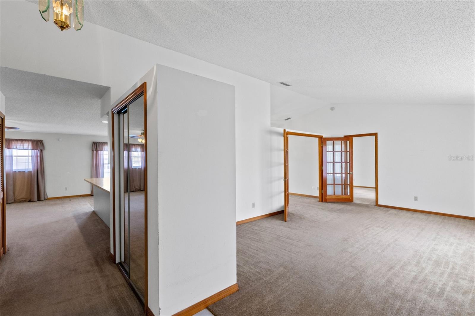 602 VICKSBURG ST — photo 3