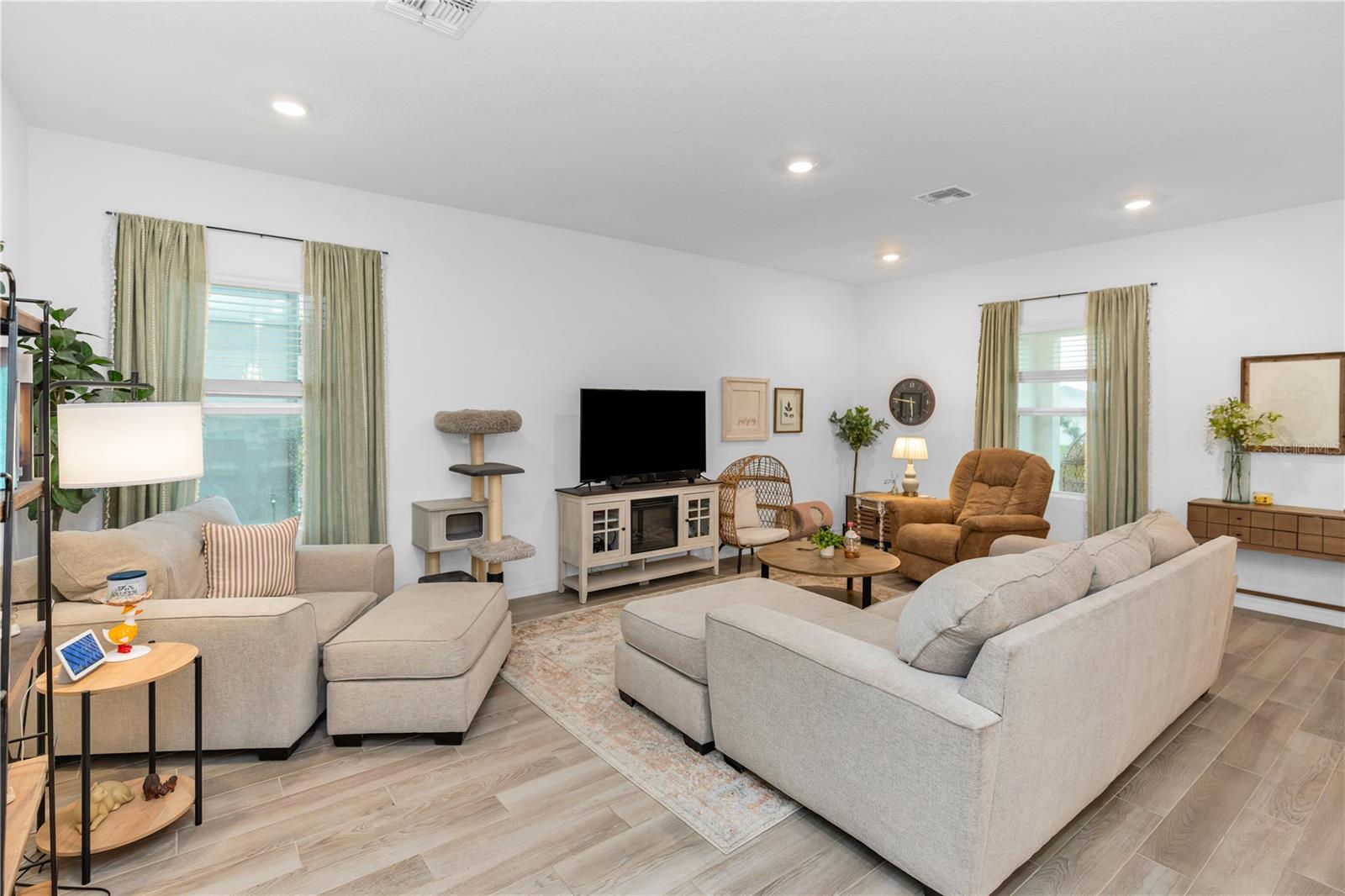 1450 ARBOR HILL DR — photo 8