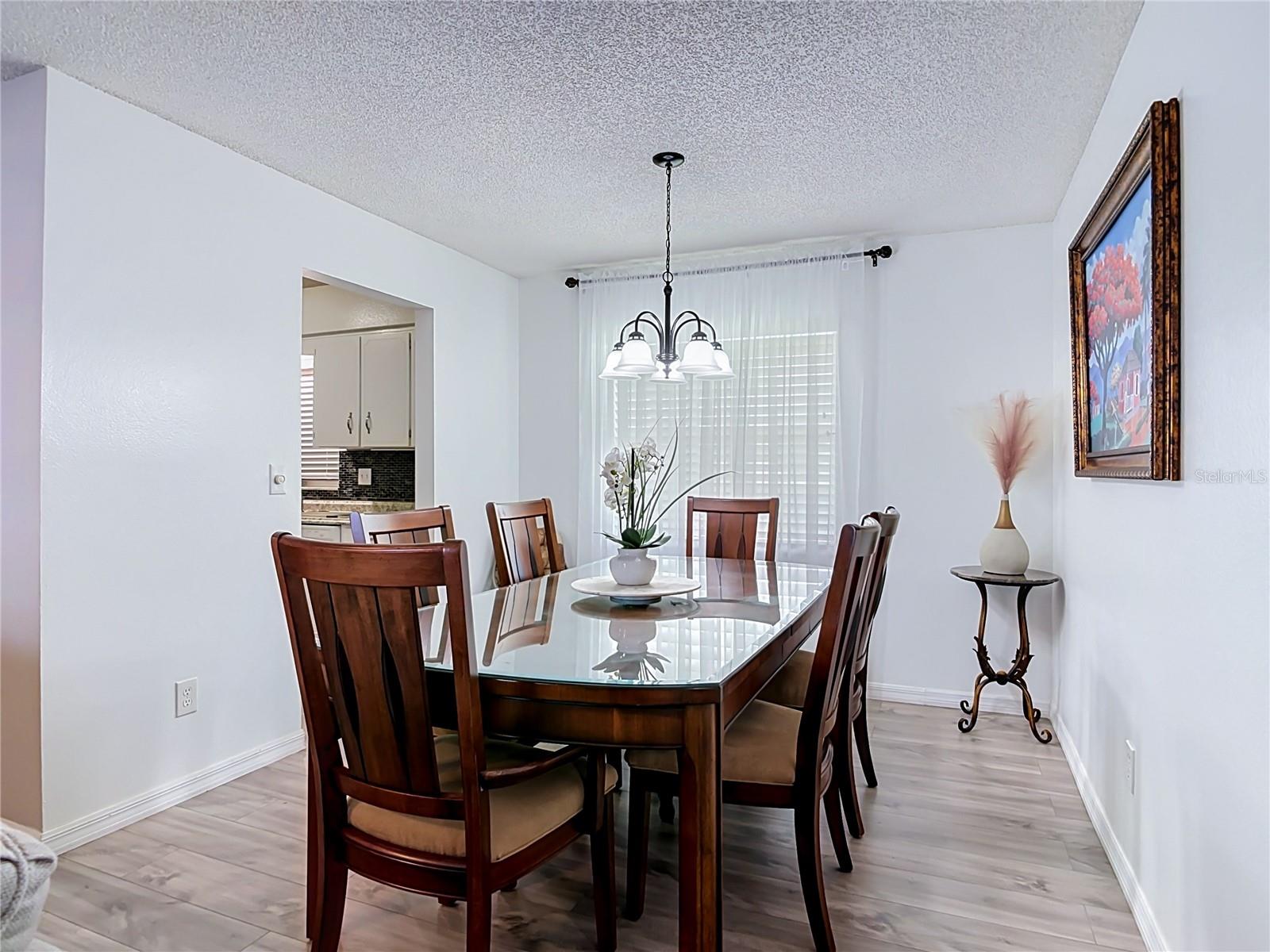 1535 LAVILLA ST — photo 11