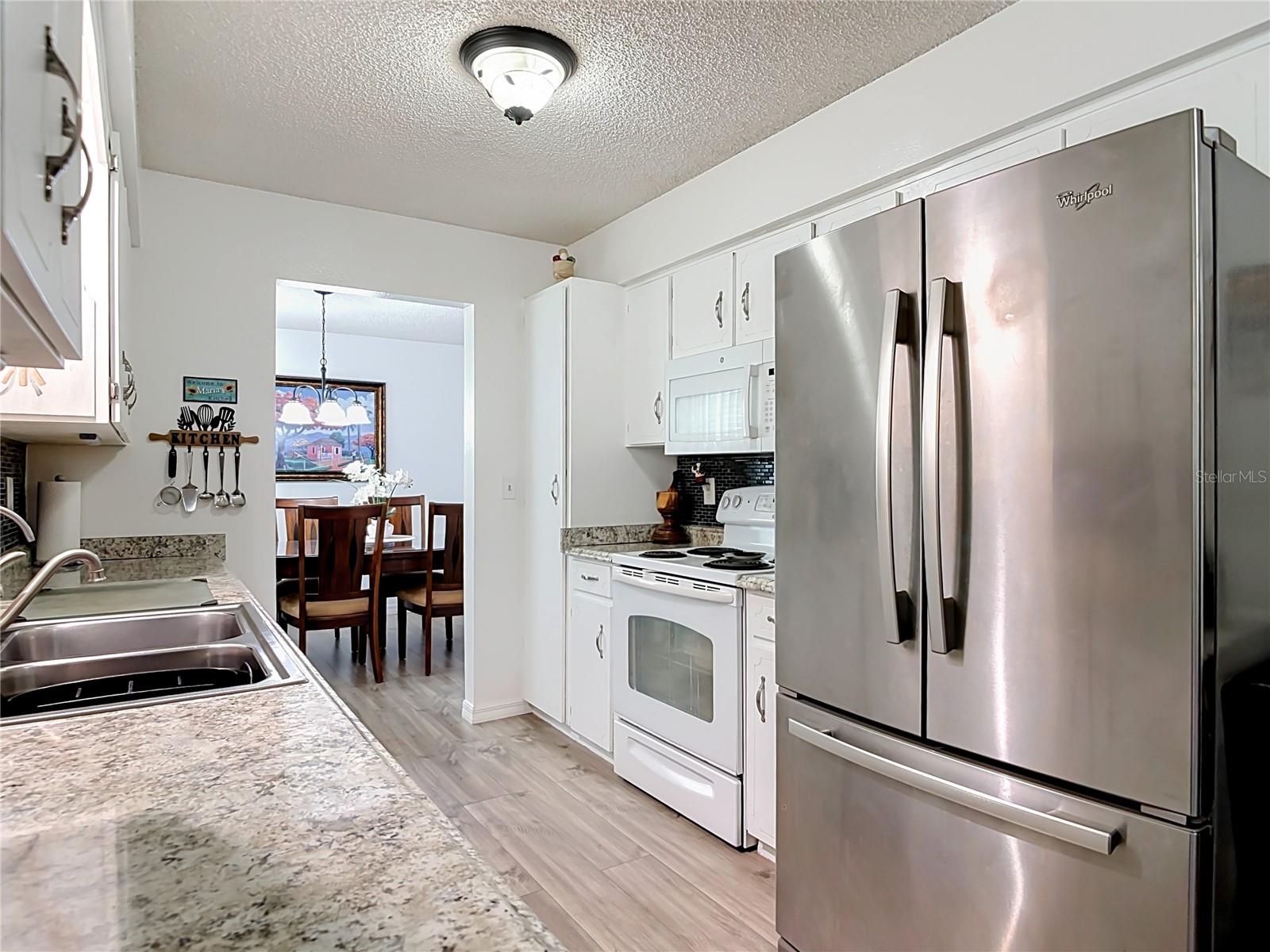 1535 LAVILLA ST — photo 12