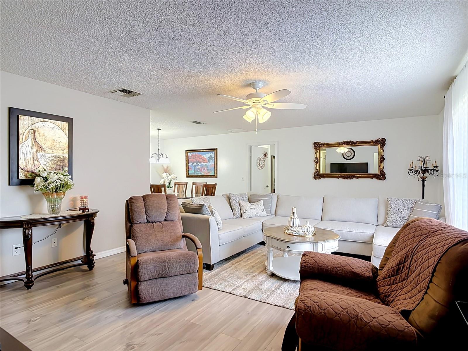 1535 LAVILLA ST — photo 3