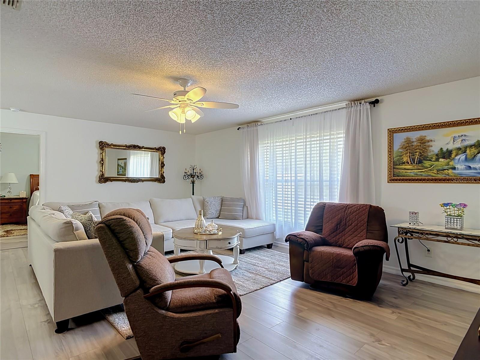 1535 LAVILLA ST — photo 5