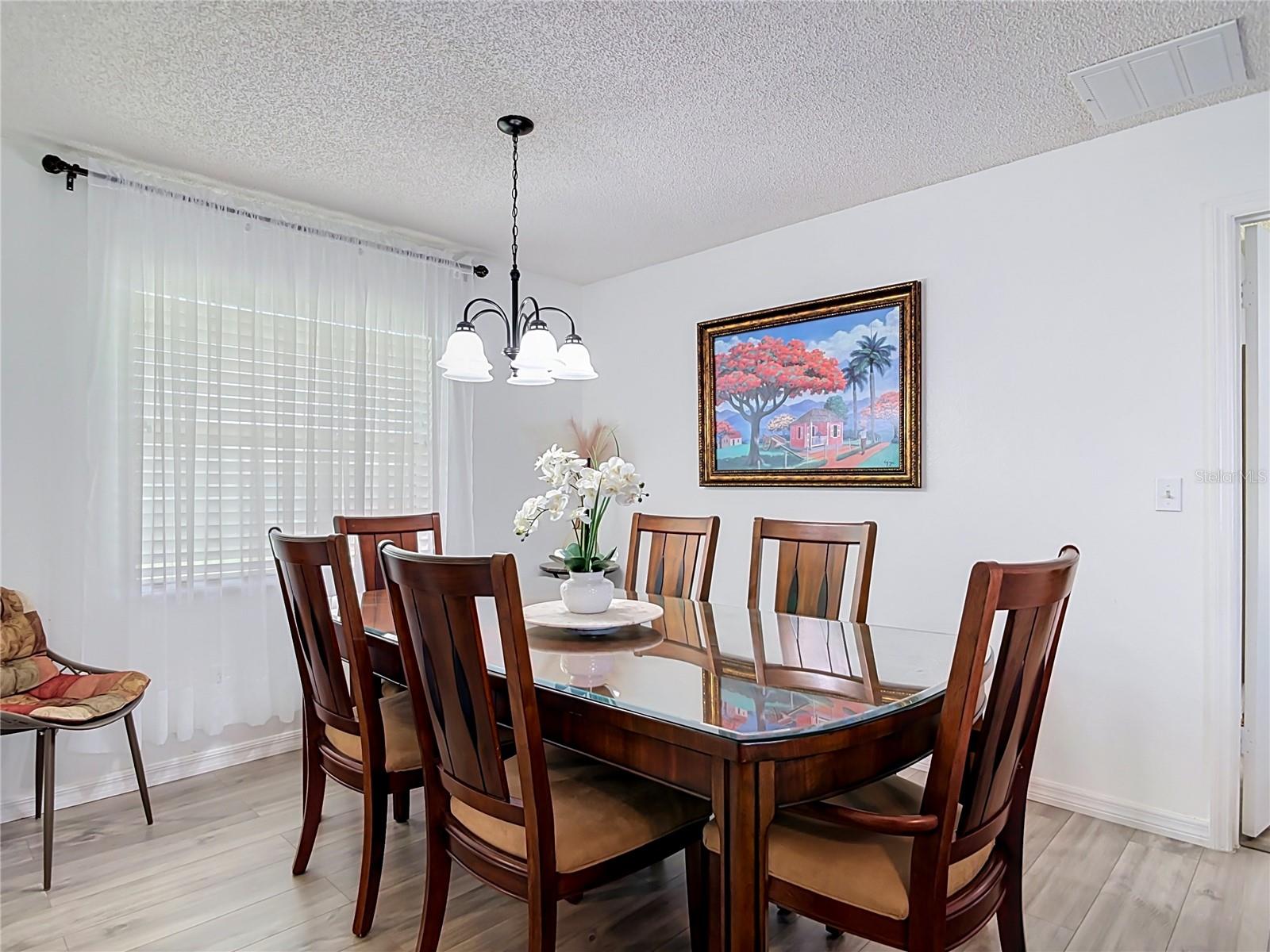 1535 LAVILLA ST — photo 10