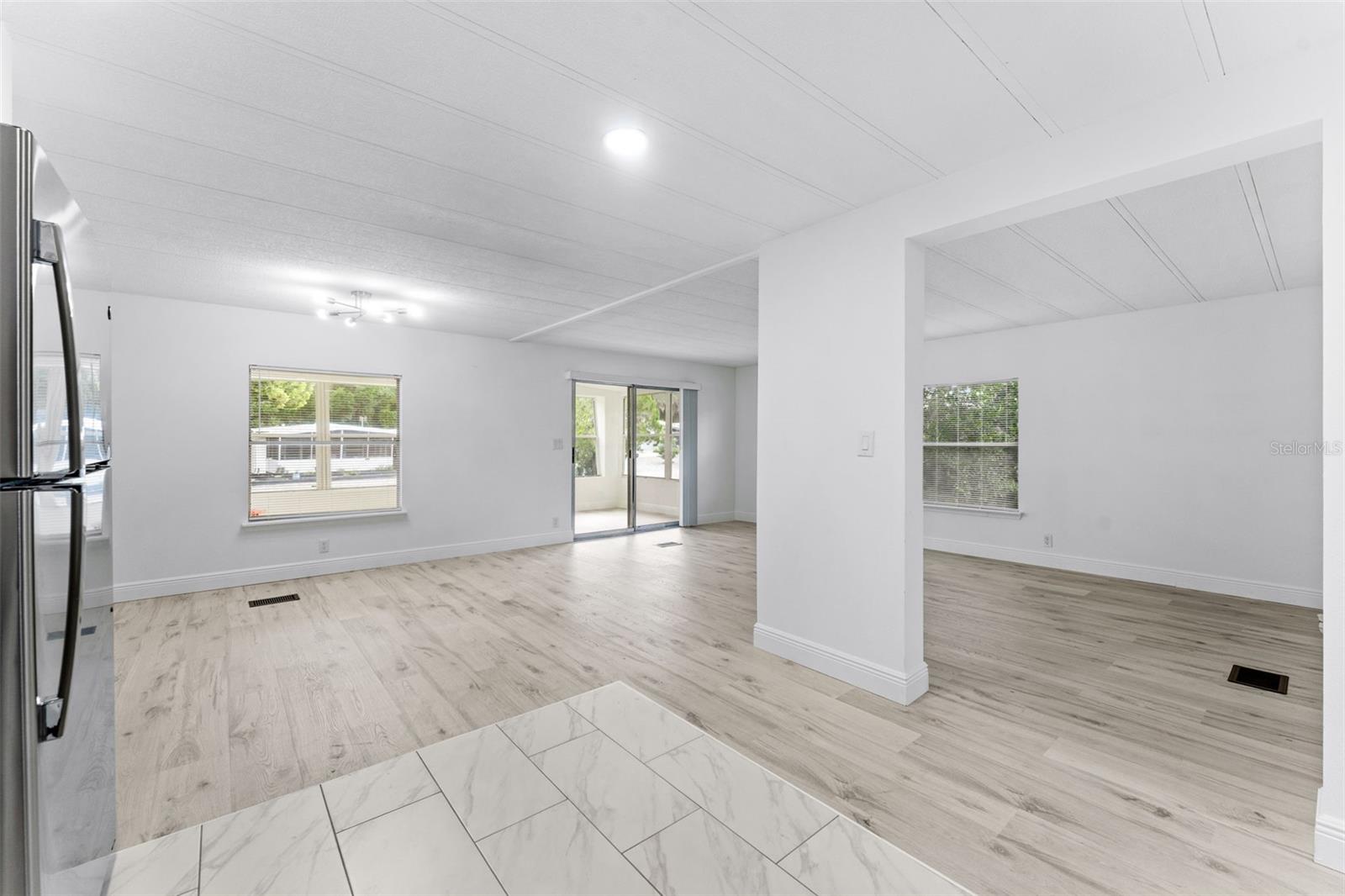 130 FLORENCE BLVD — photo 4
