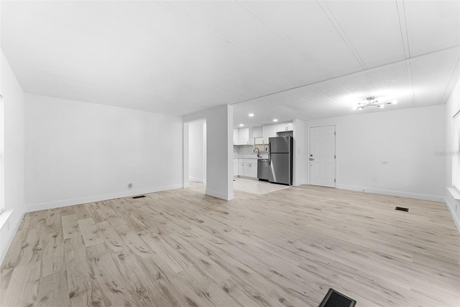 130 FLORENCE BLVD — photo 6