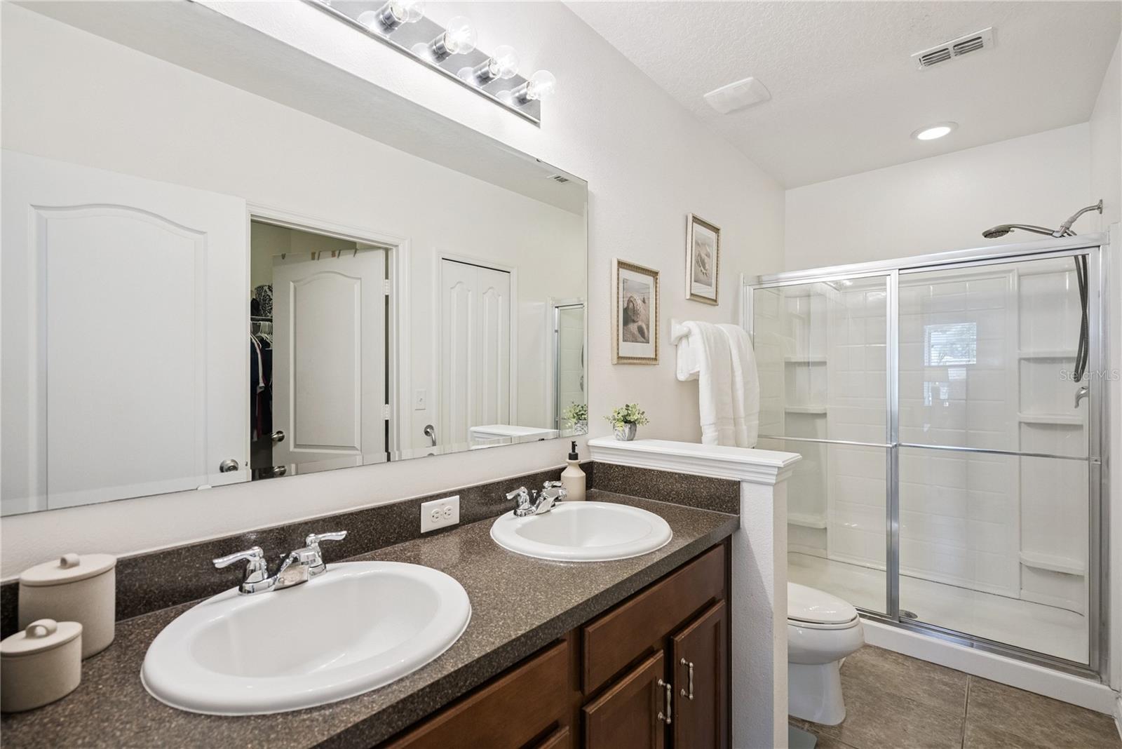 2440 VINEYARD CIR — photo 11