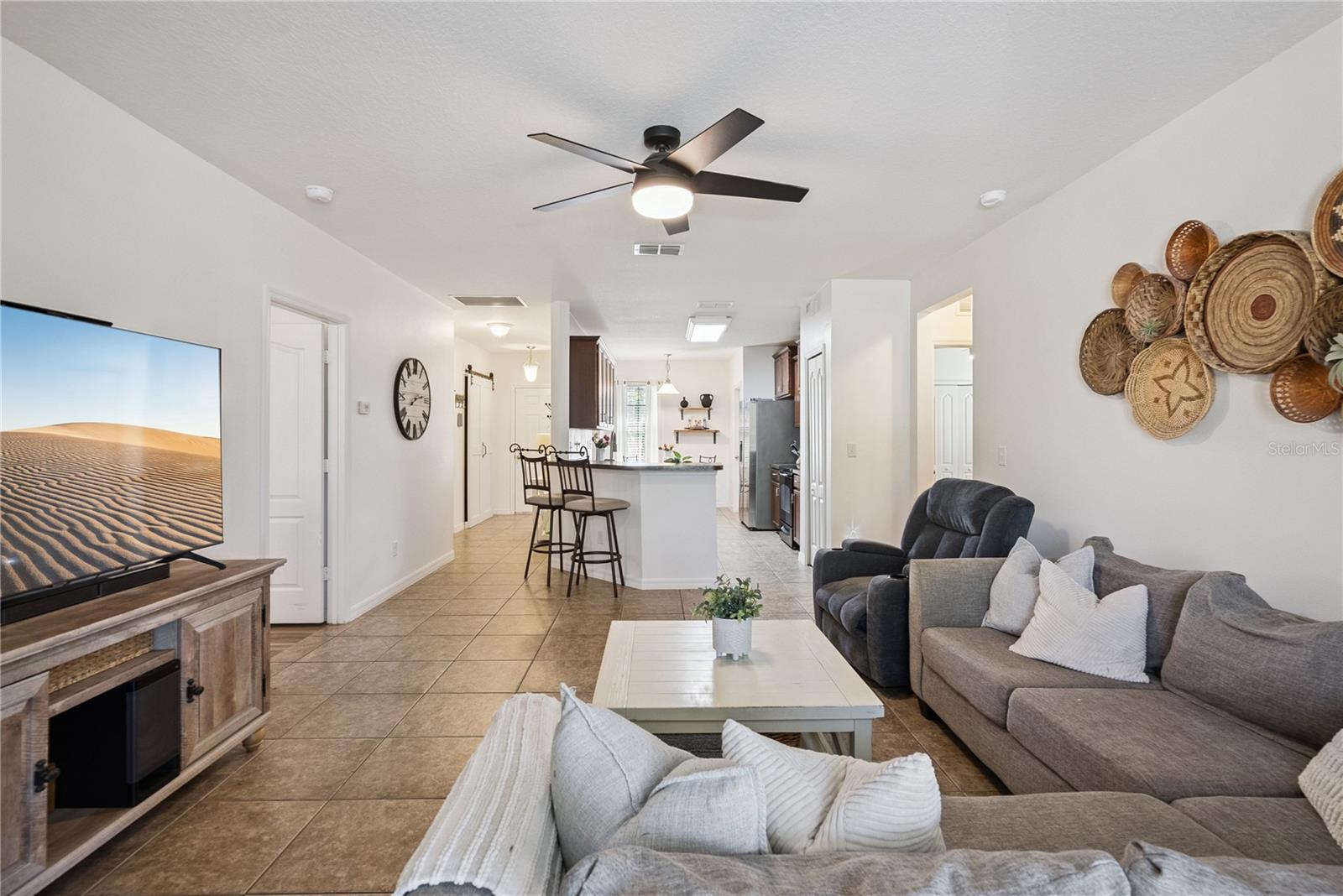 2440 VINEYARD CIR — photo 5