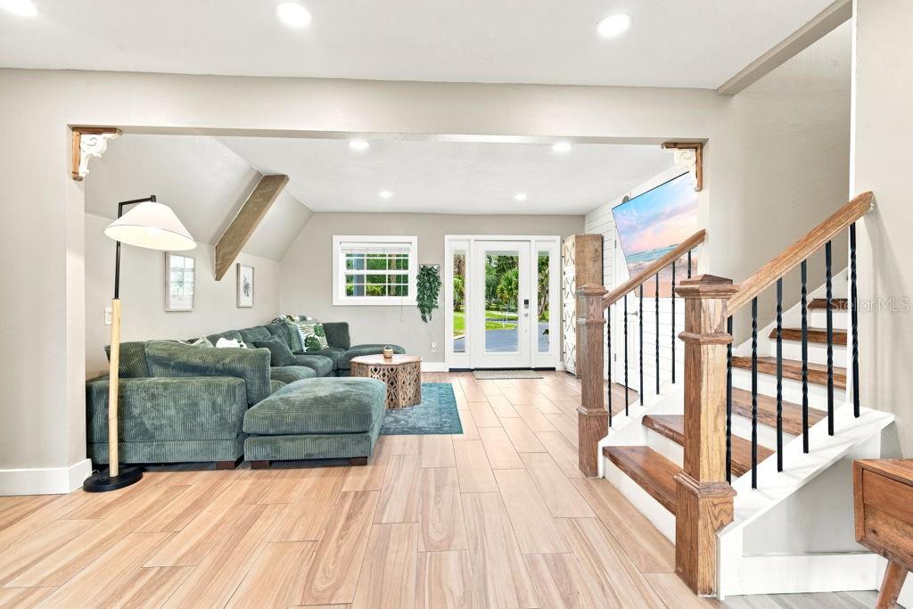 220 BRANDY CT — photo 6