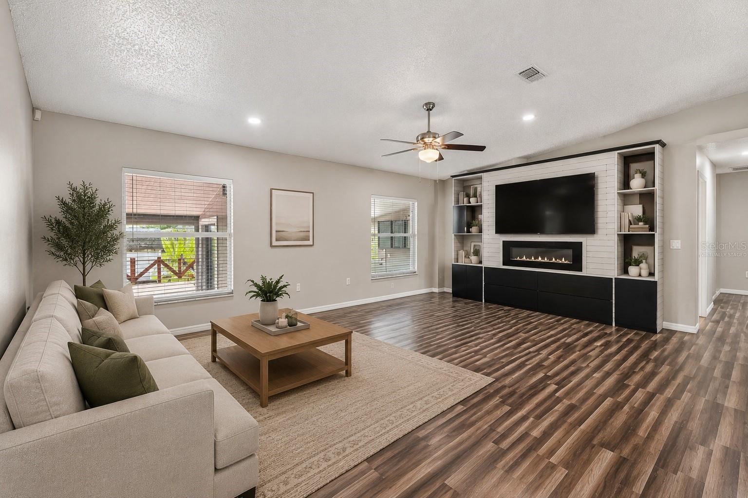 1965 ALAMEDA DR — photo 2