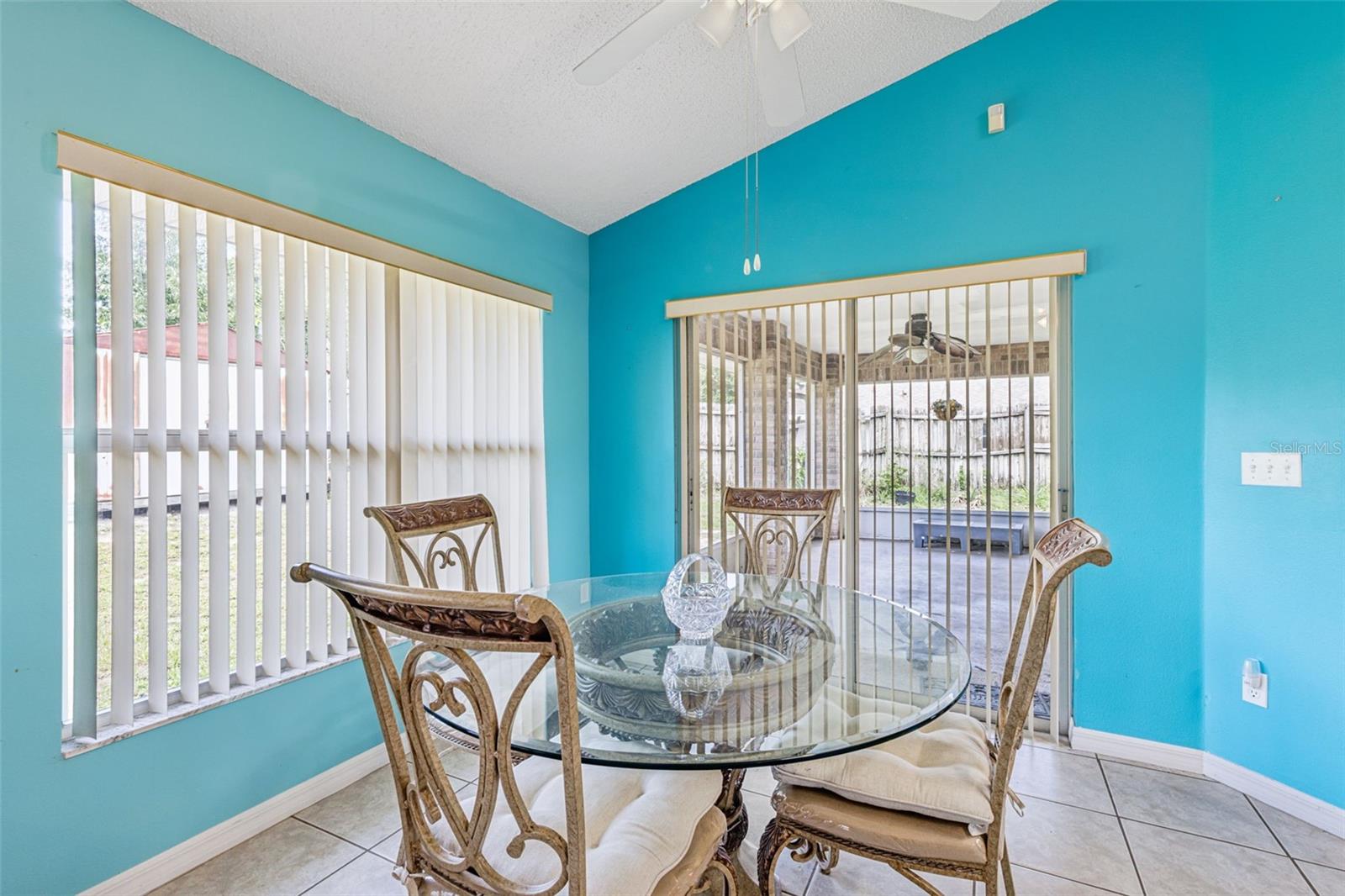 2270 CARSON LN — photo 6