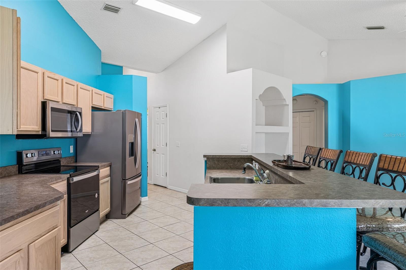 2270 CARSON LN — photo 8