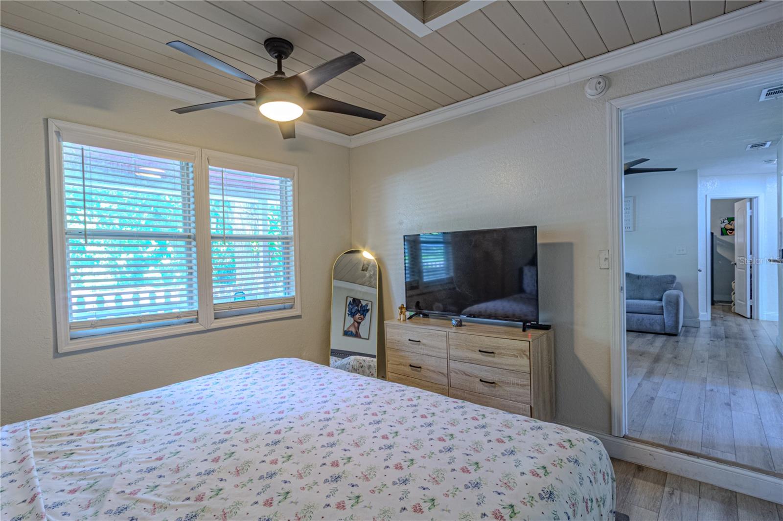 1026 SARITA ST — photo 10