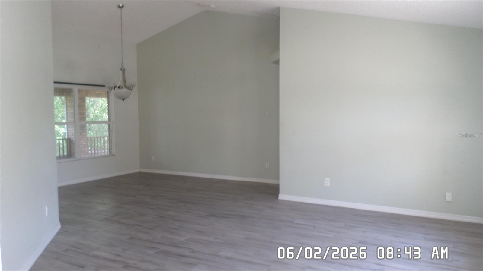 1638 W AKRON DR — photo 2