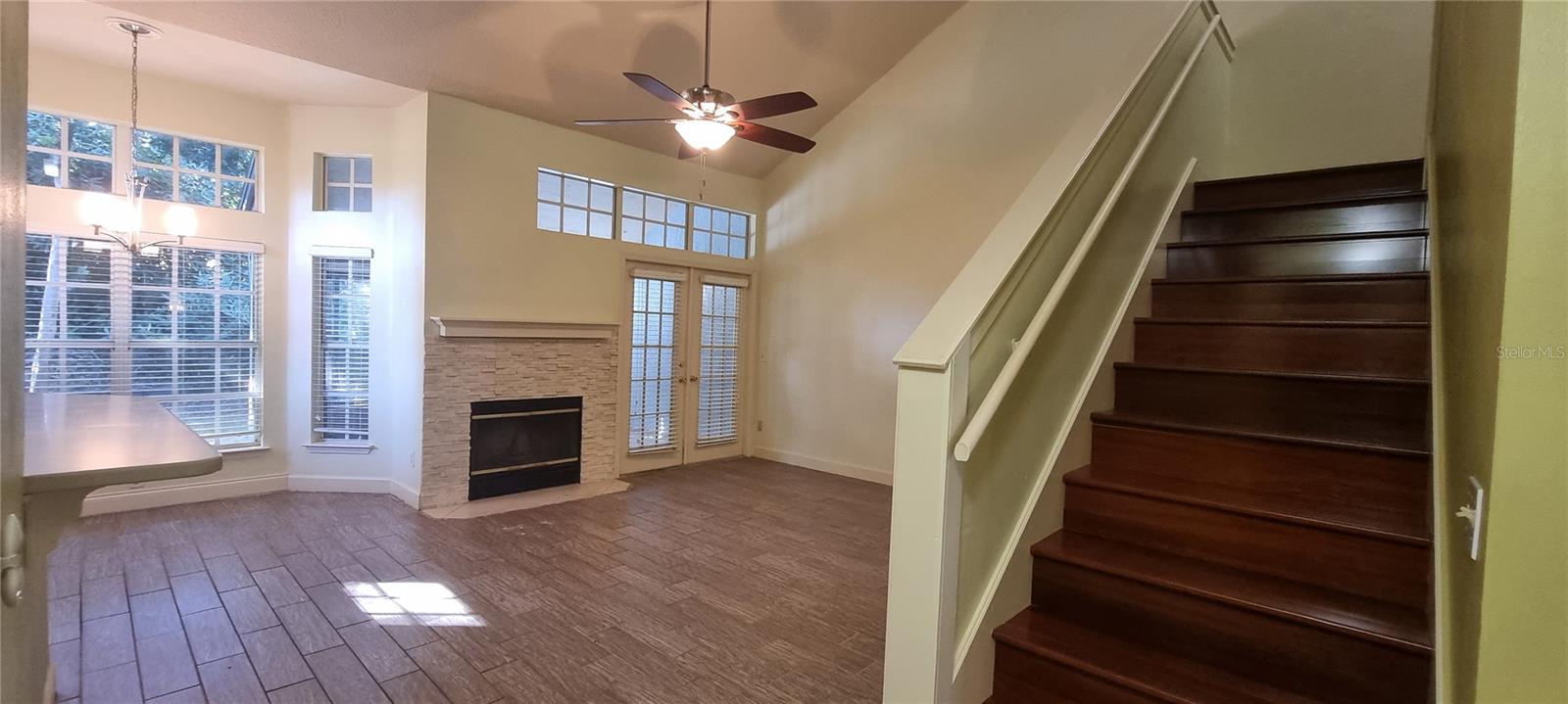 1462 FARRINDON CIR #1462 — photo 3