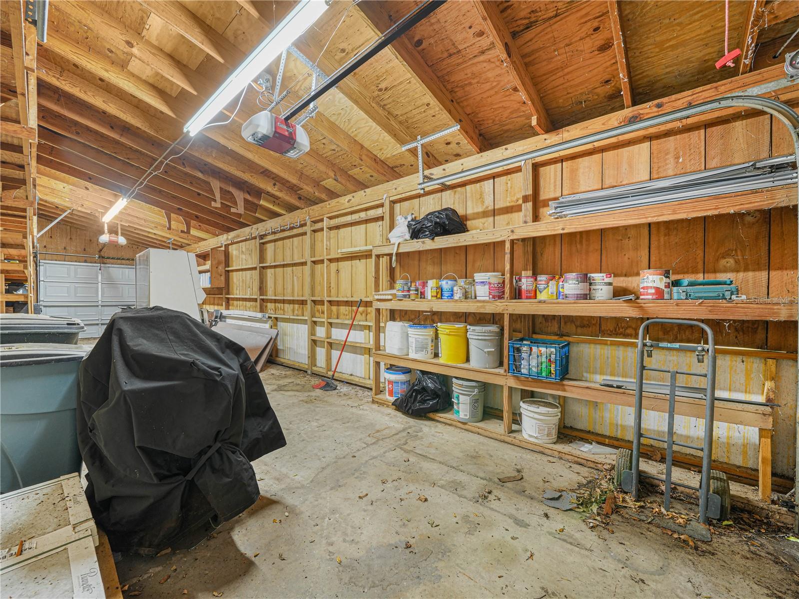 112 N POPLAR AVE — photo 2