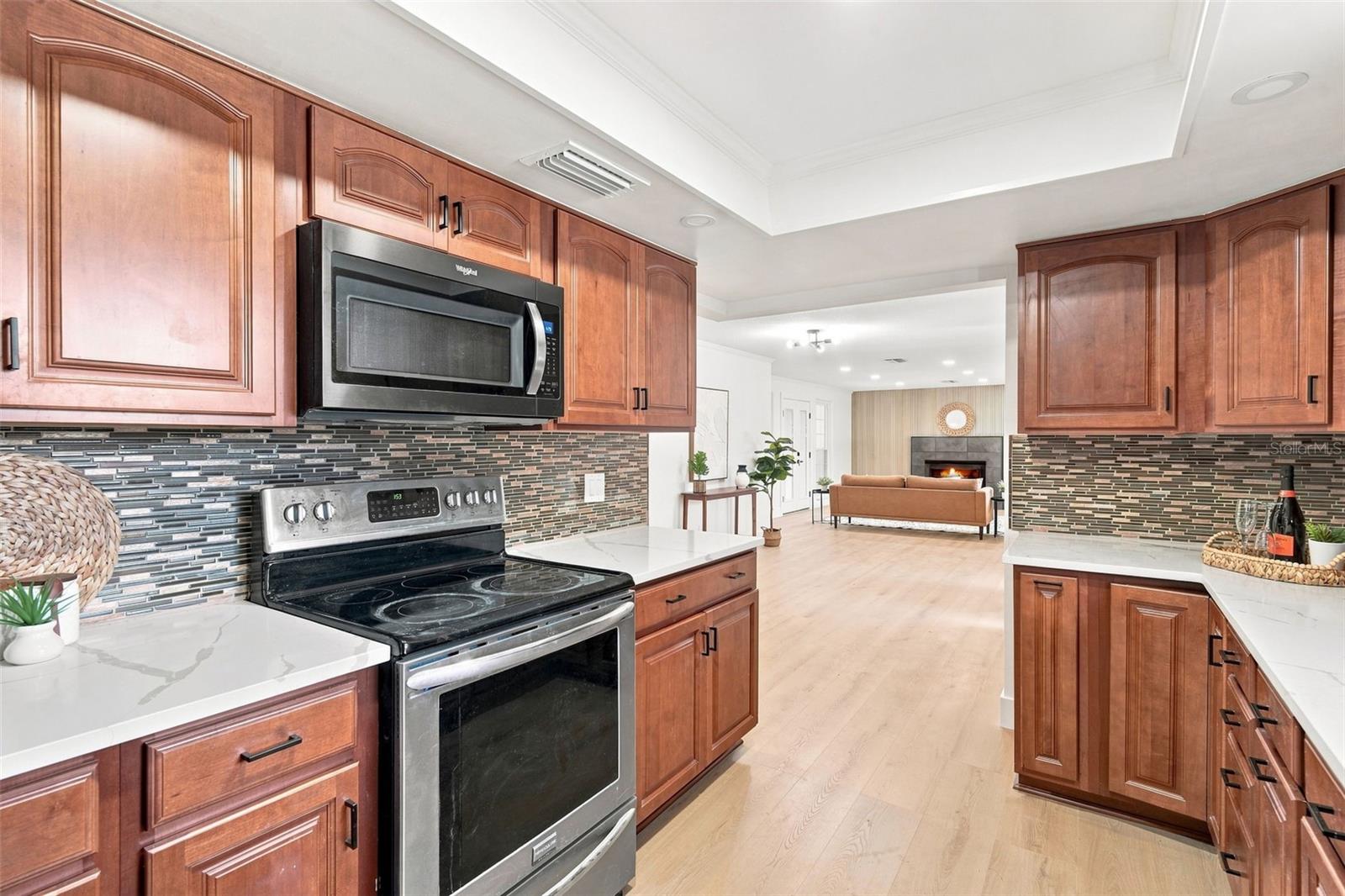 102 ANN RUSTIN DR — photo 12