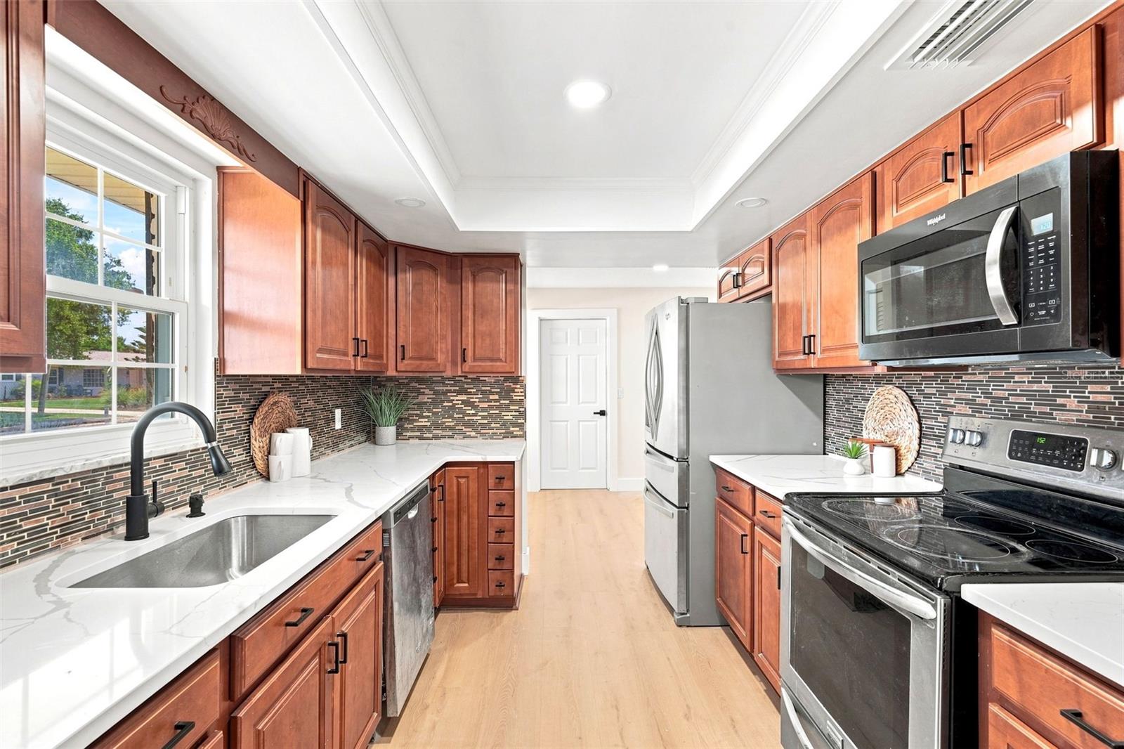 102 ANN RUSTIN DR — photo 10