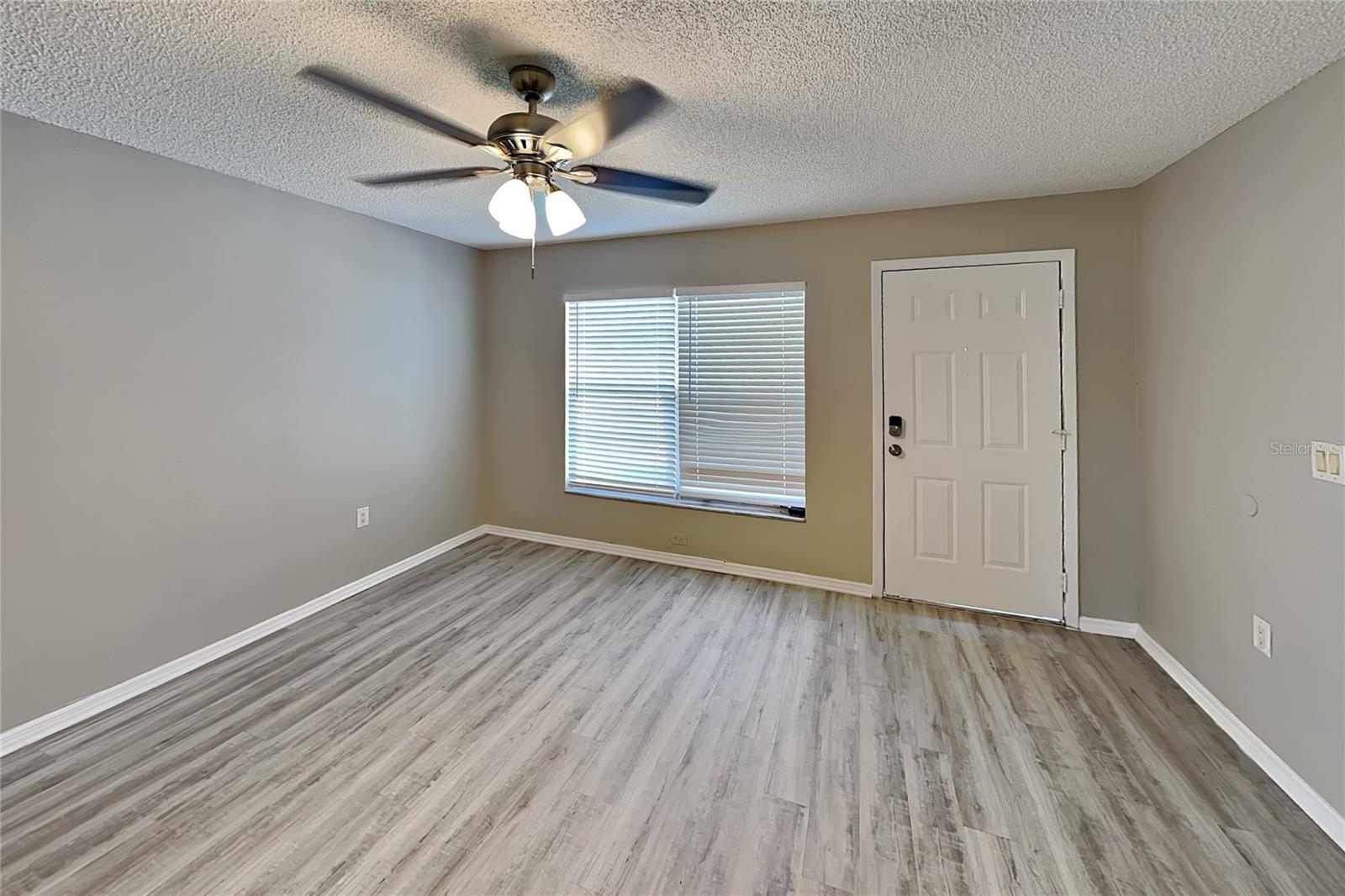 3352 MERCHANT TER — photo 2