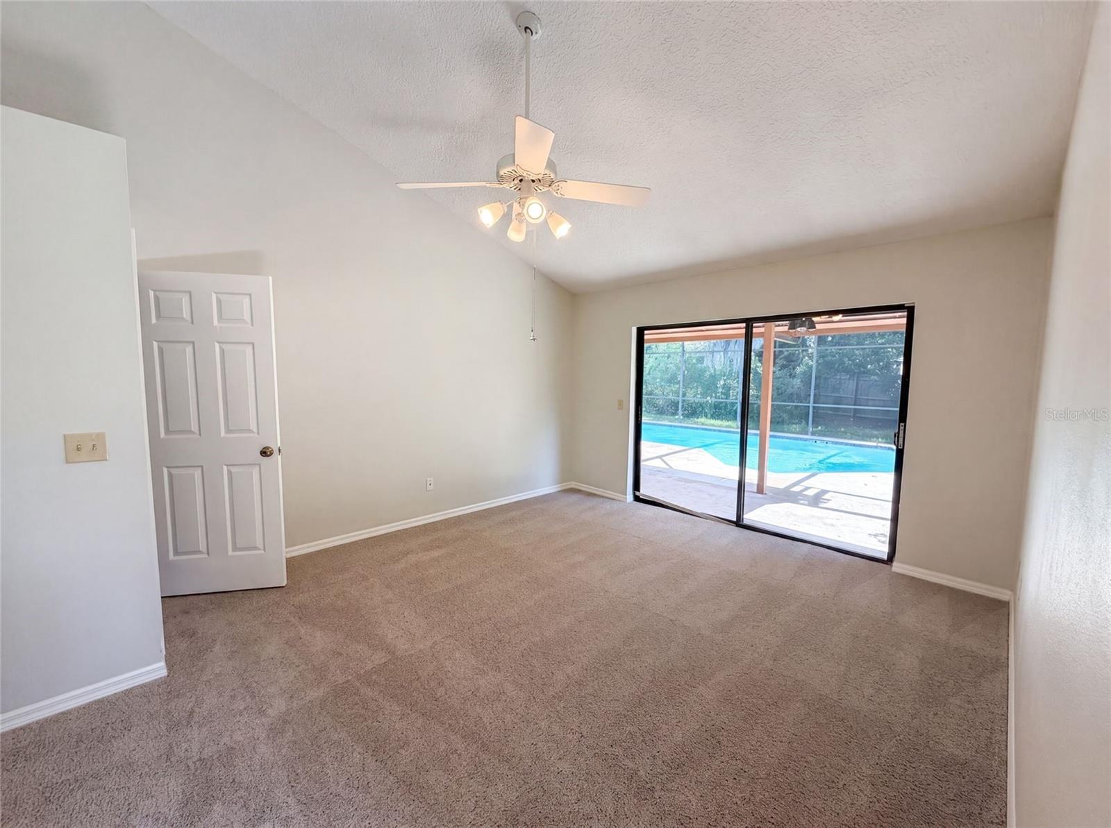 332 SPRUCEWOOD RD — photo 4