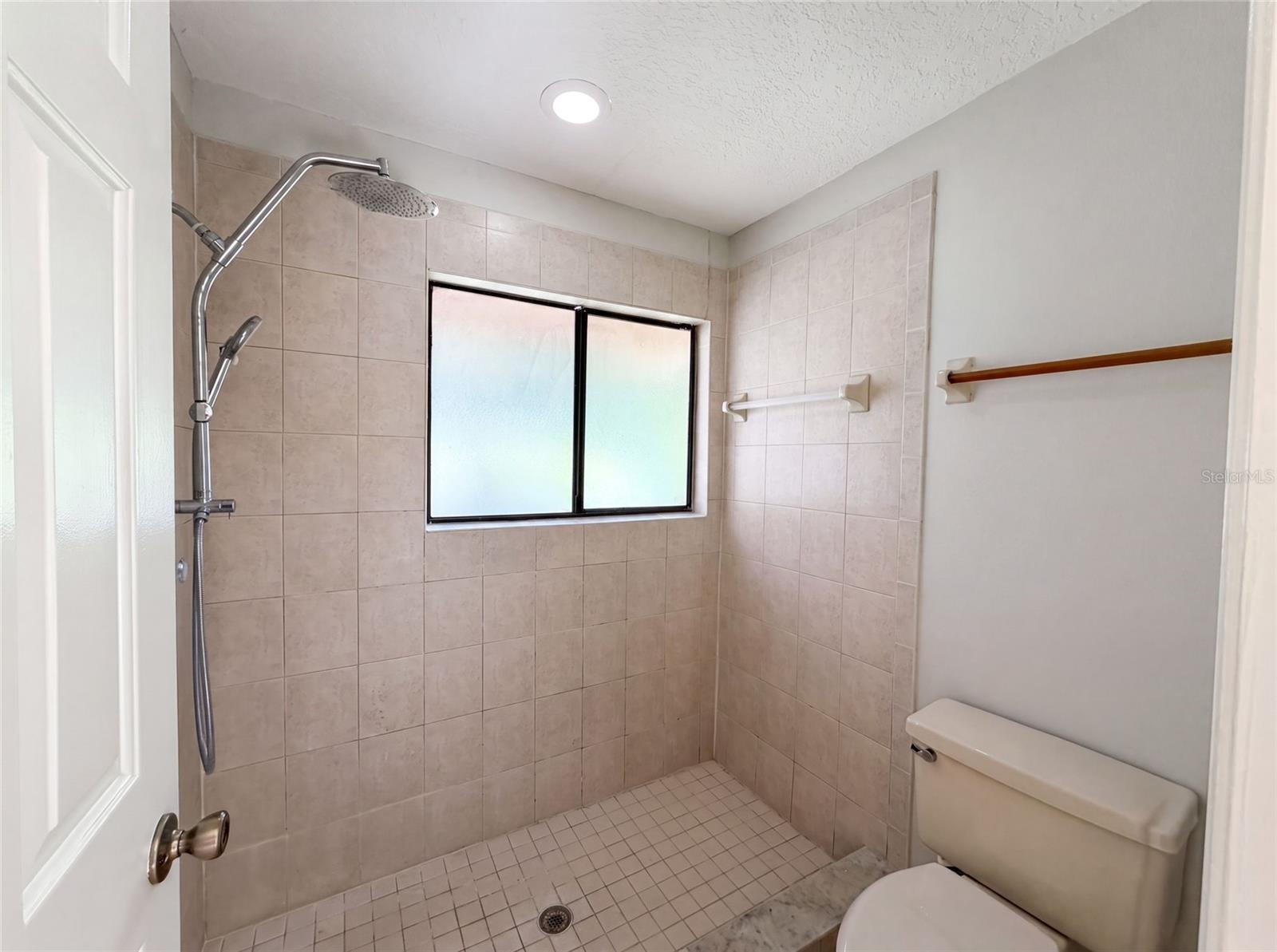 332 SPRUCEWOOD RD — photo 10