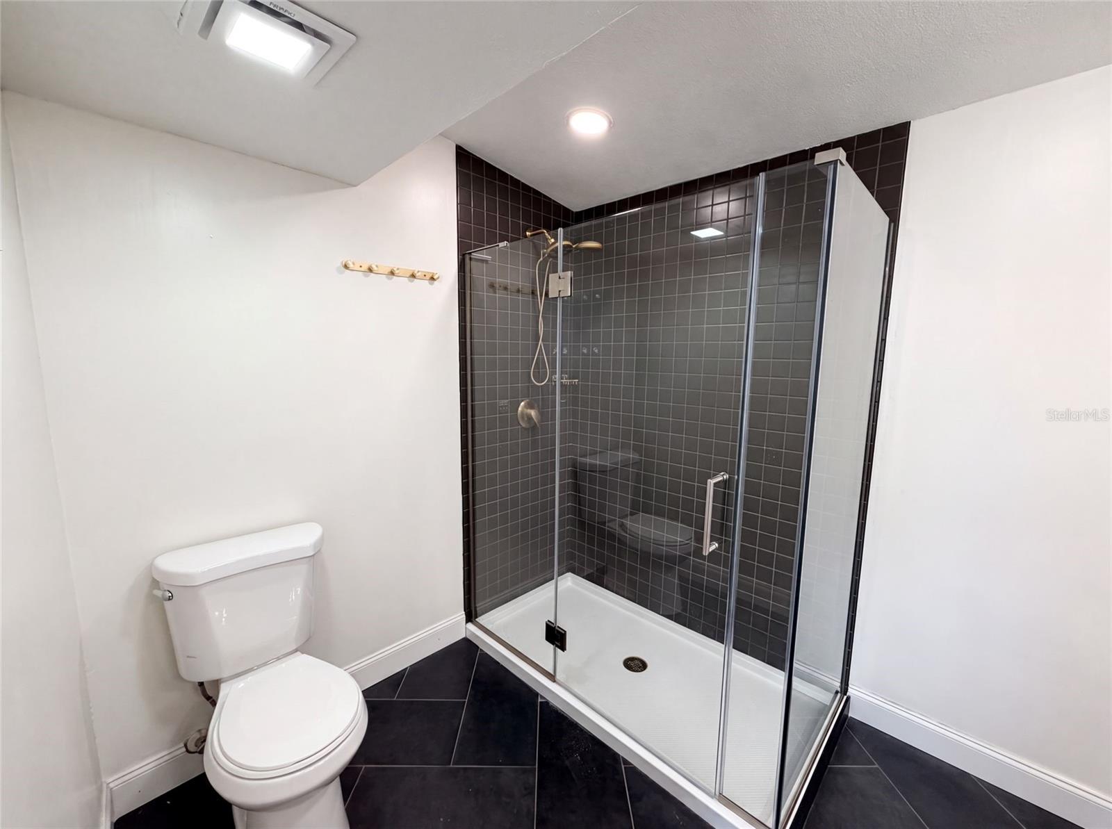 2242 E DANA DR — photo 6
