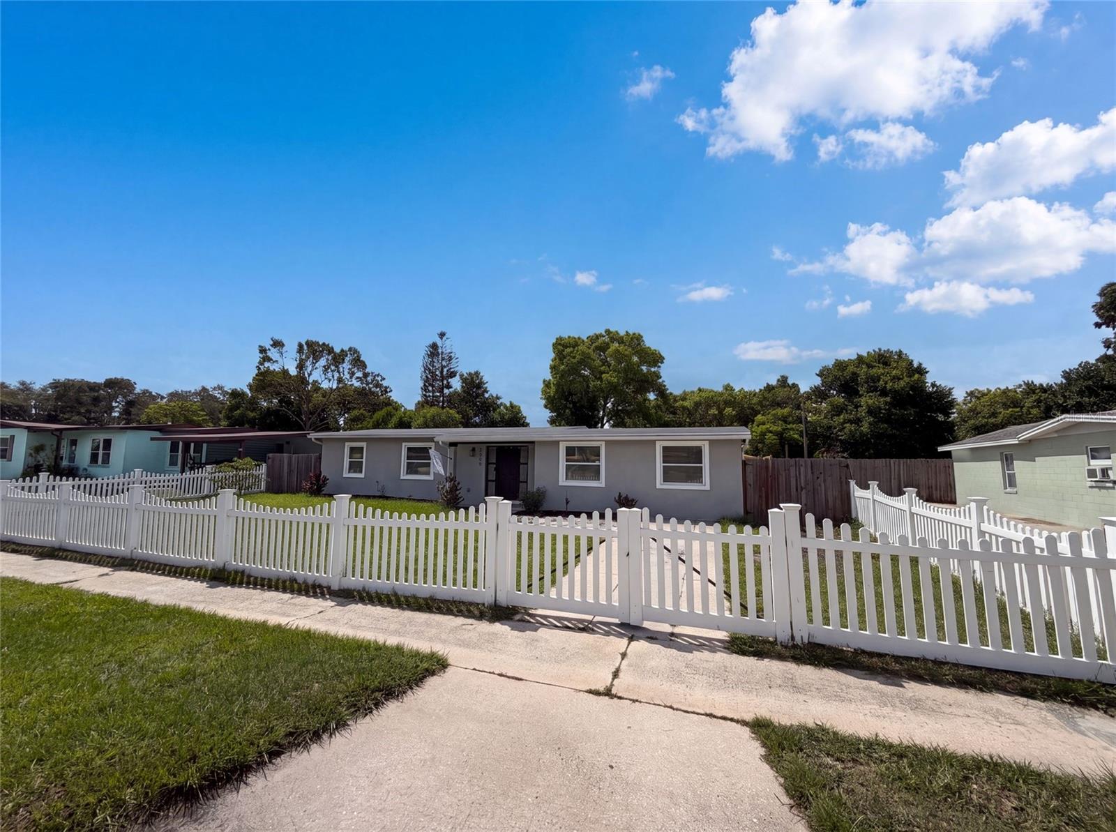 2242 E DANA DR