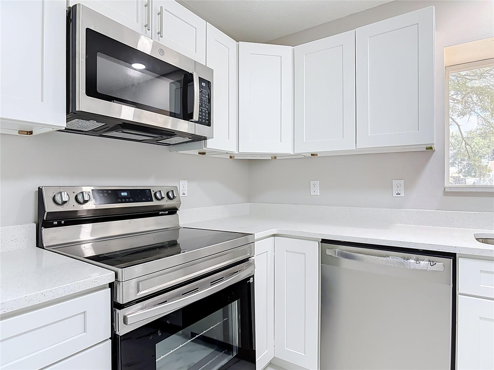 1483 TIVOLI DR — photo 8