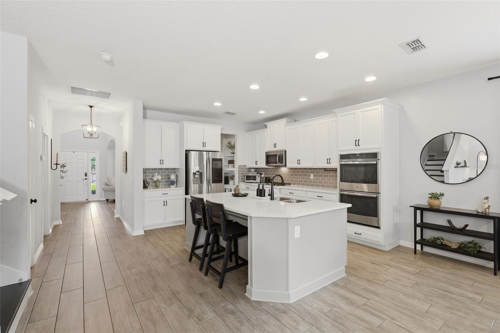 285 ANCONA AVE — photo 11