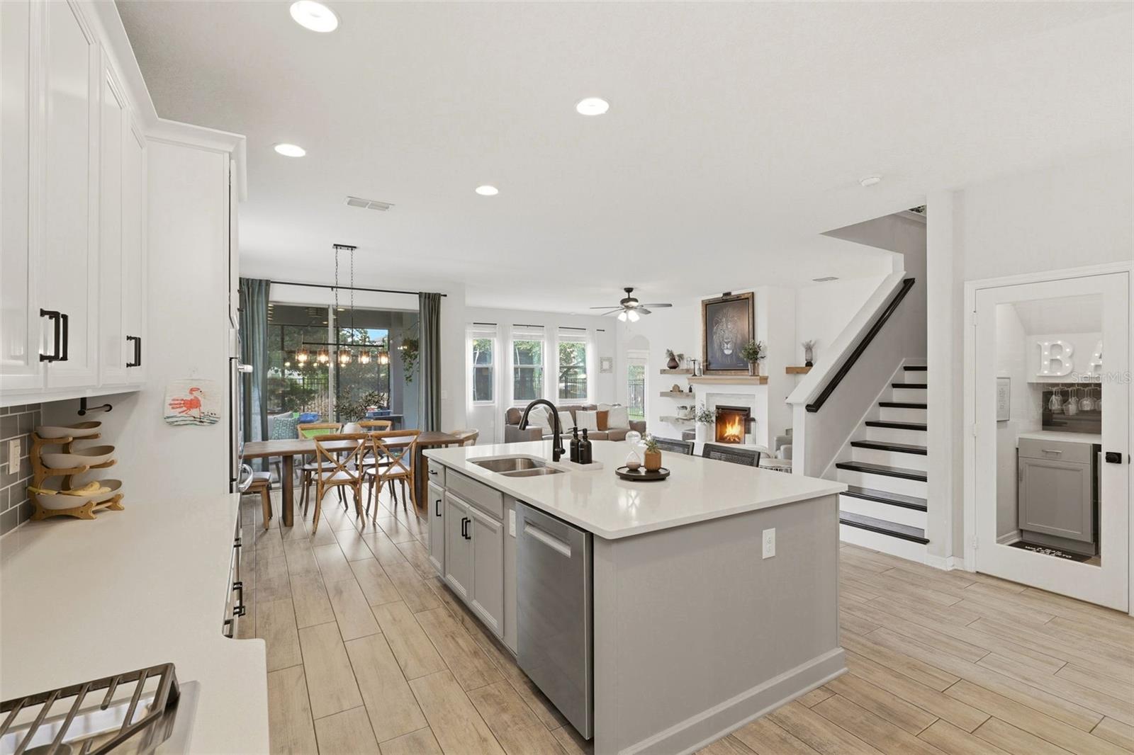 285 ANCONA AVE — photo 9