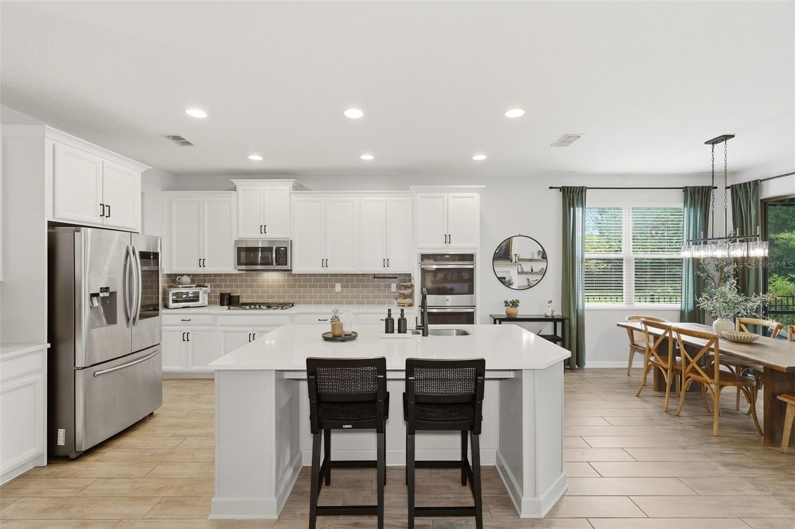 285 ANCONA AVE — photo 10