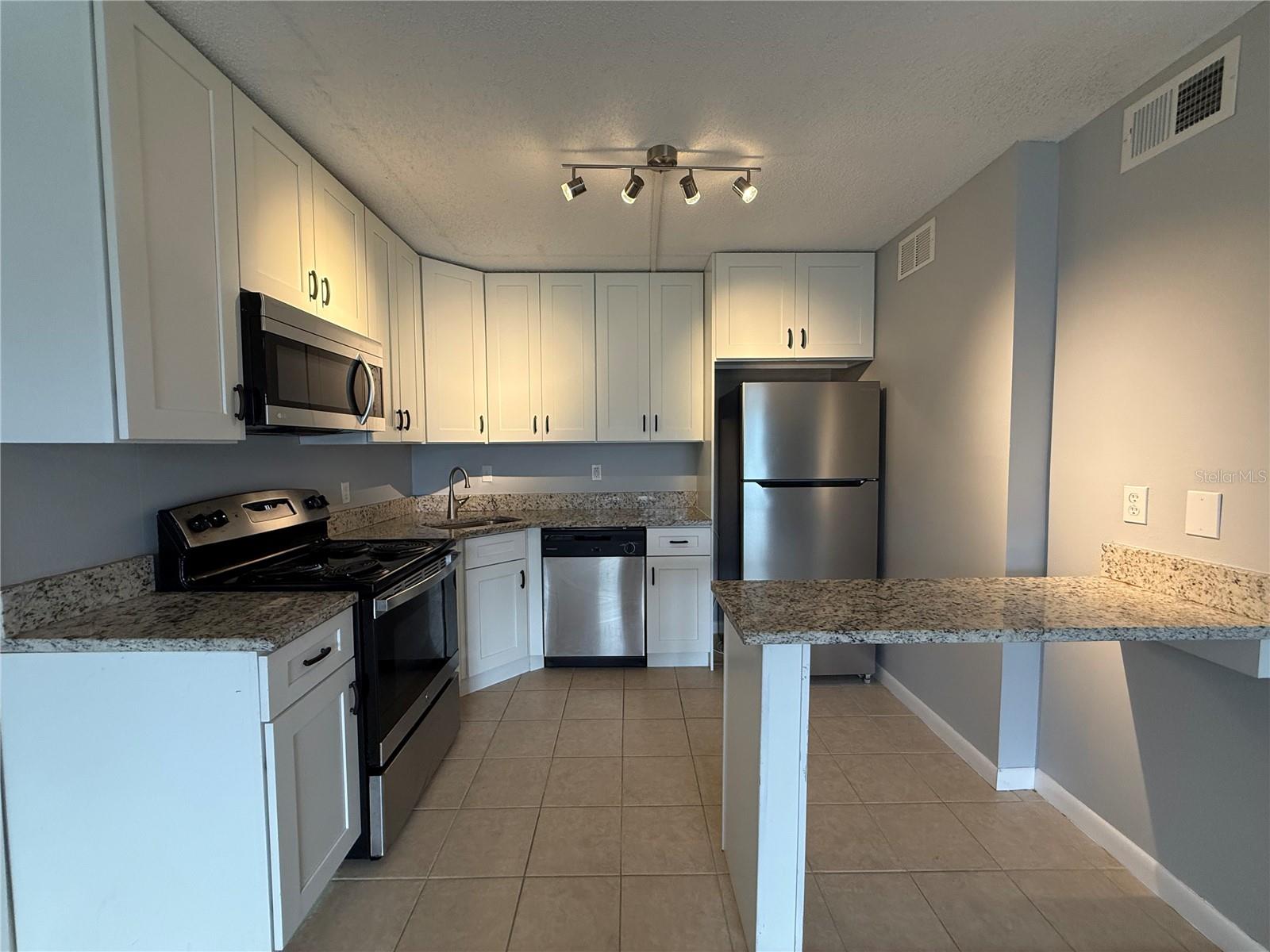 927 S PINE RIDGE CIR #G2 — photo 4