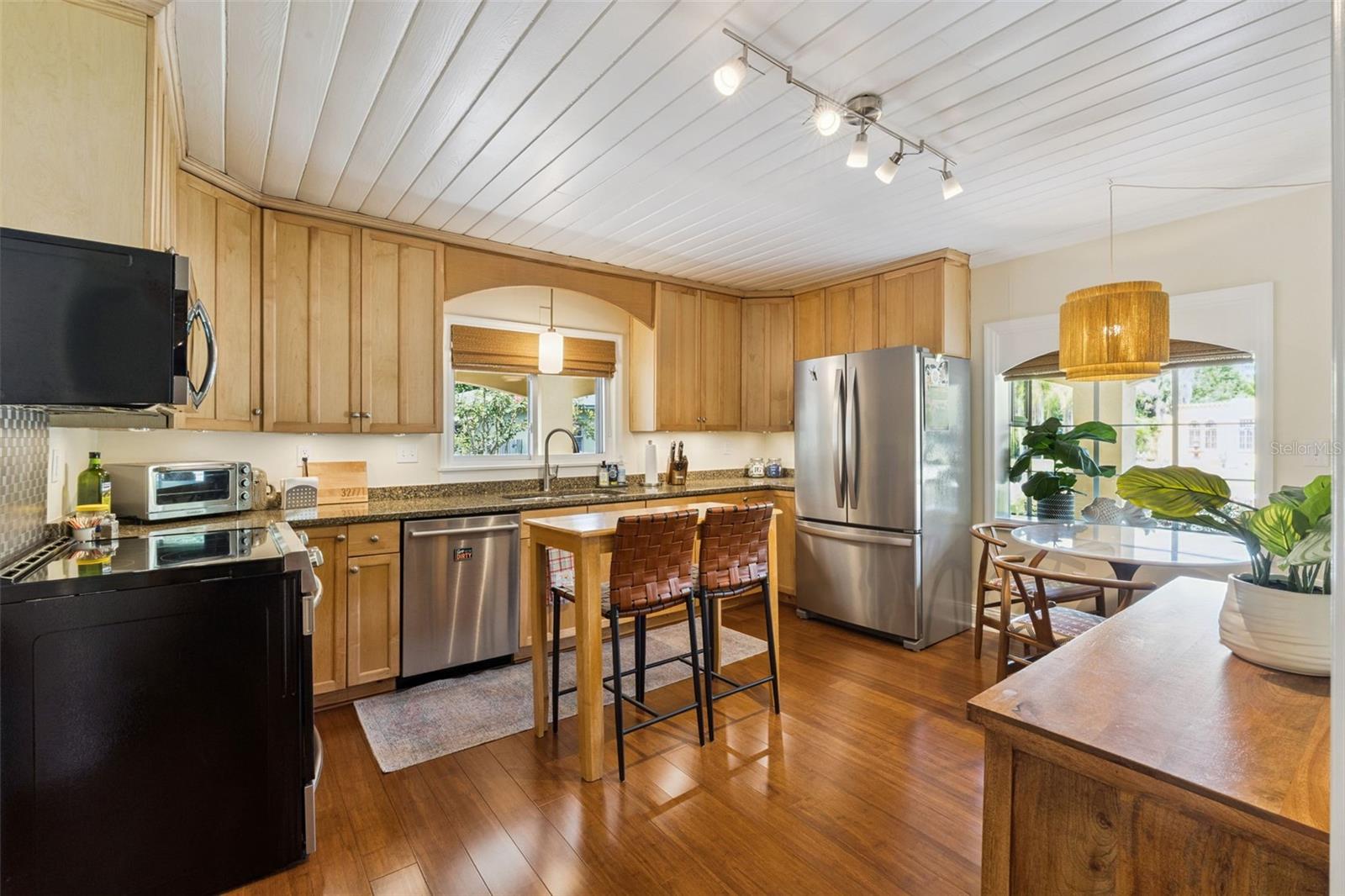 497 VALENCIA ST — photo 11