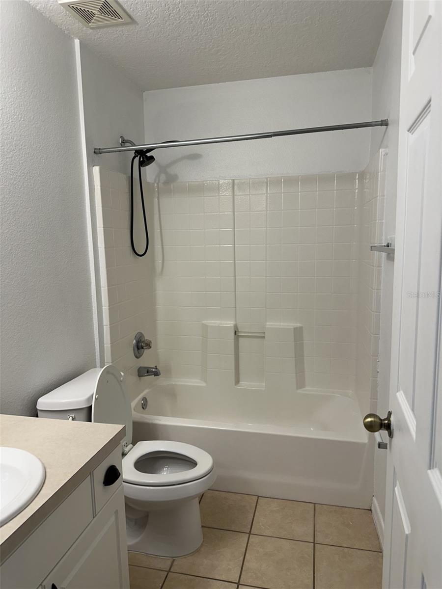 2149 N NORMANDY BLVD — photo 11