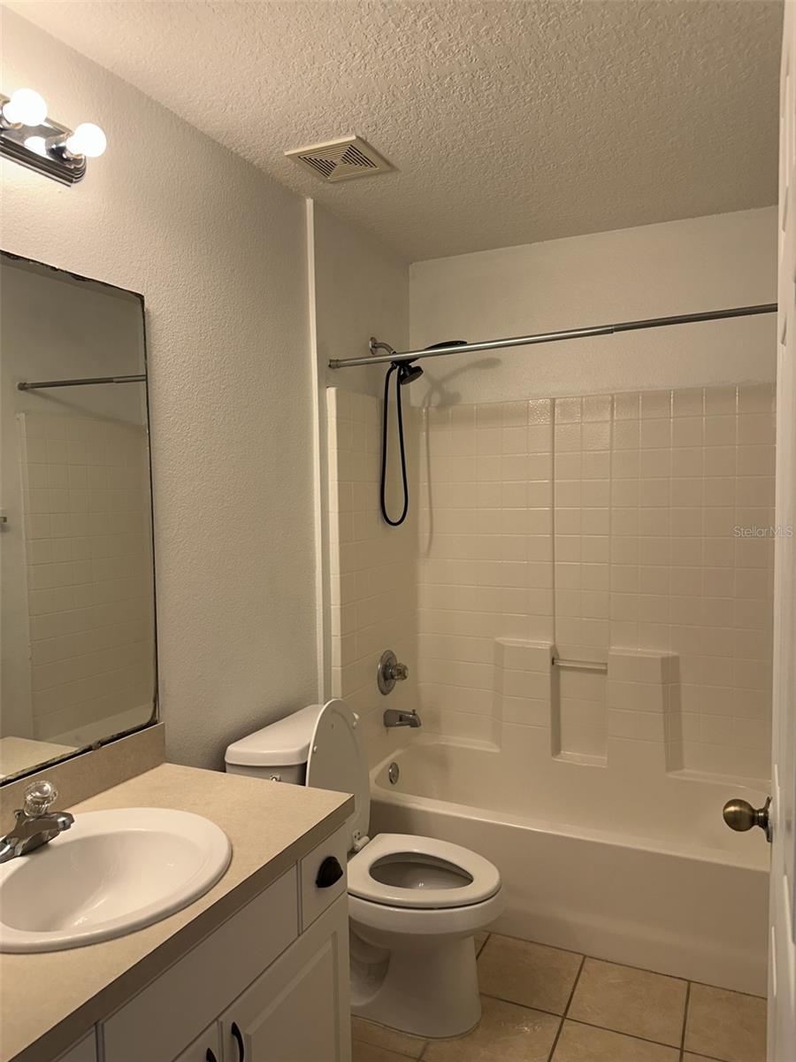 2149 N NORMANDY BLVD — photo 10