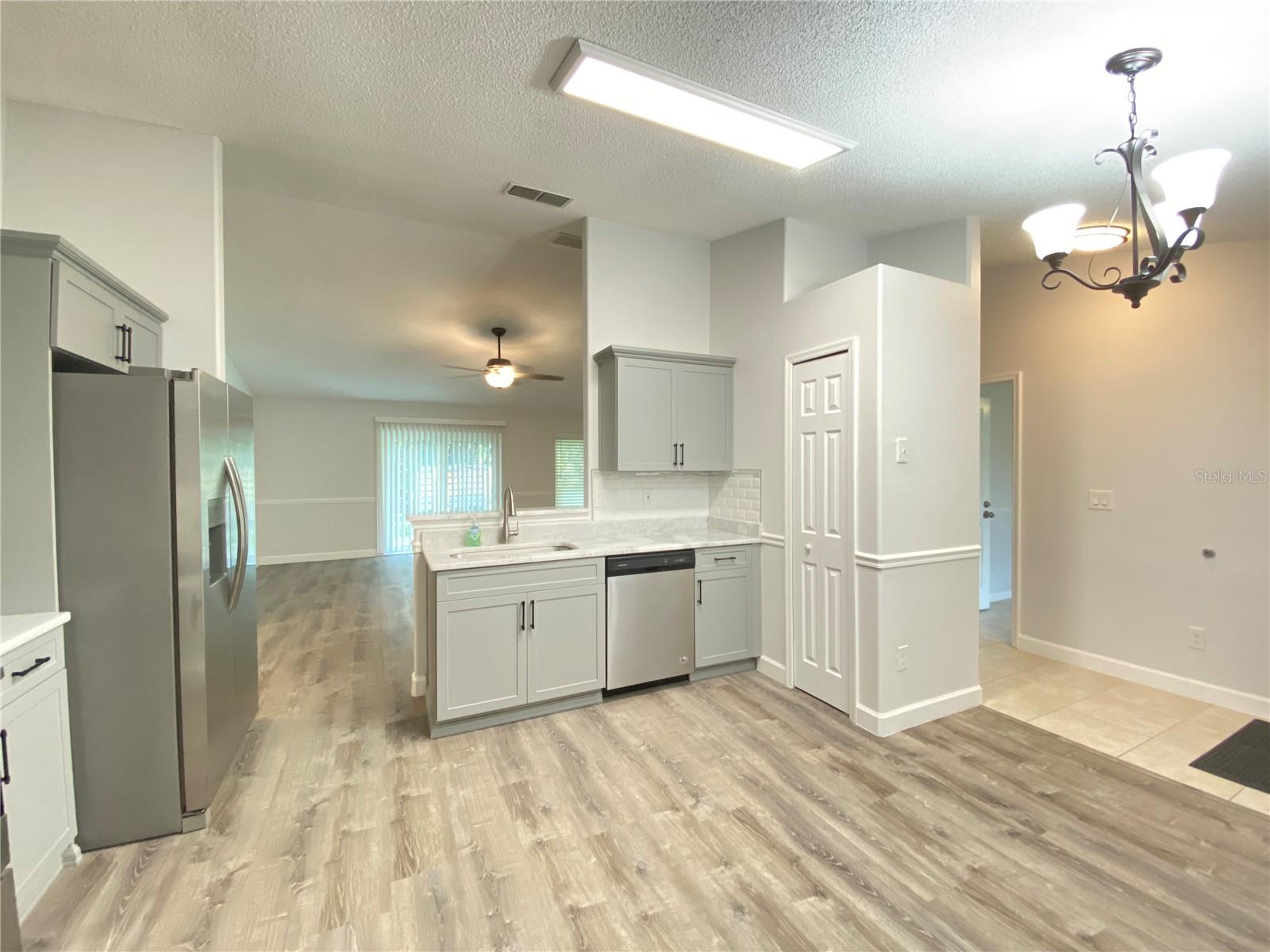 13724 RIVERPATH GROVE DR — photo 5