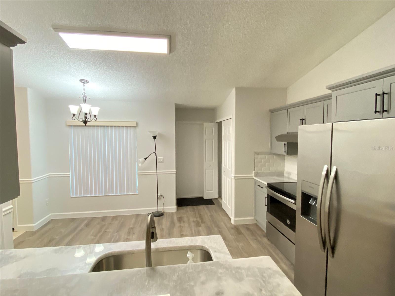 13724 RIVERPATH GROVE DR — photo 6