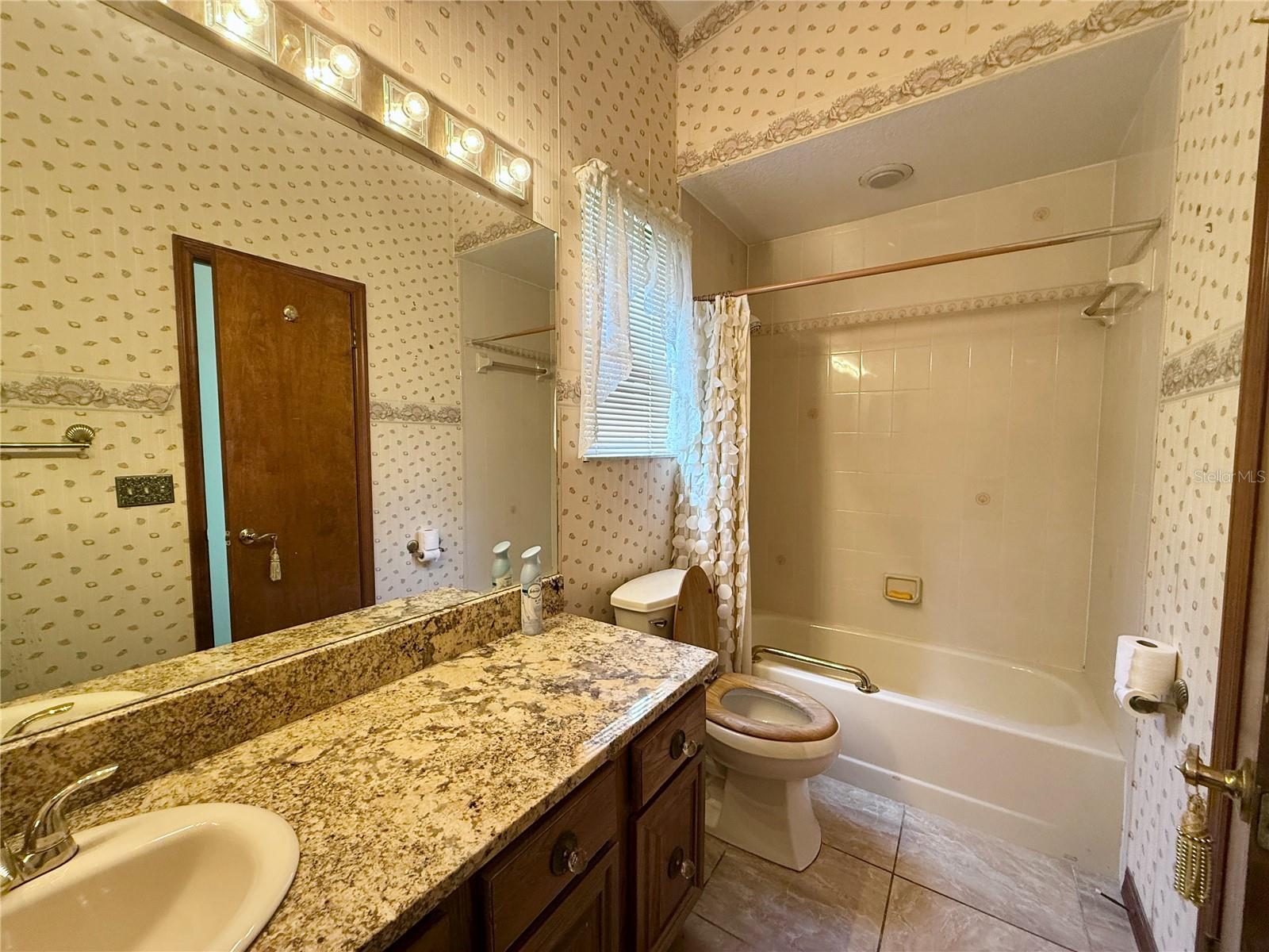 124 ESTATES CIR — photo 12