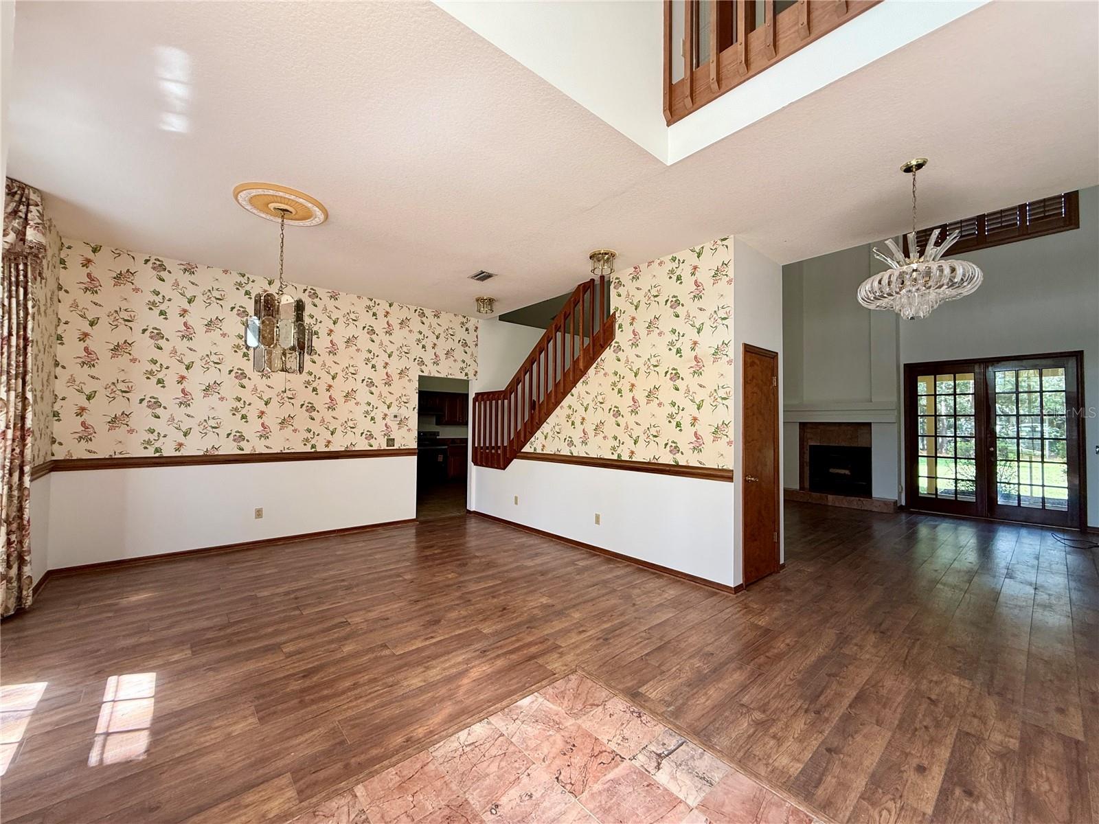 124 ESTATES CIR — photo 4