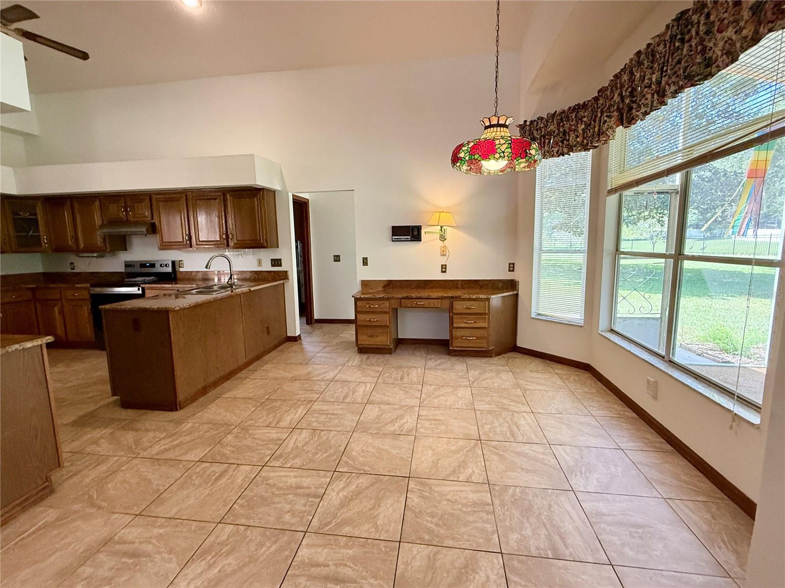 124 ESTATES CIR — photo 8