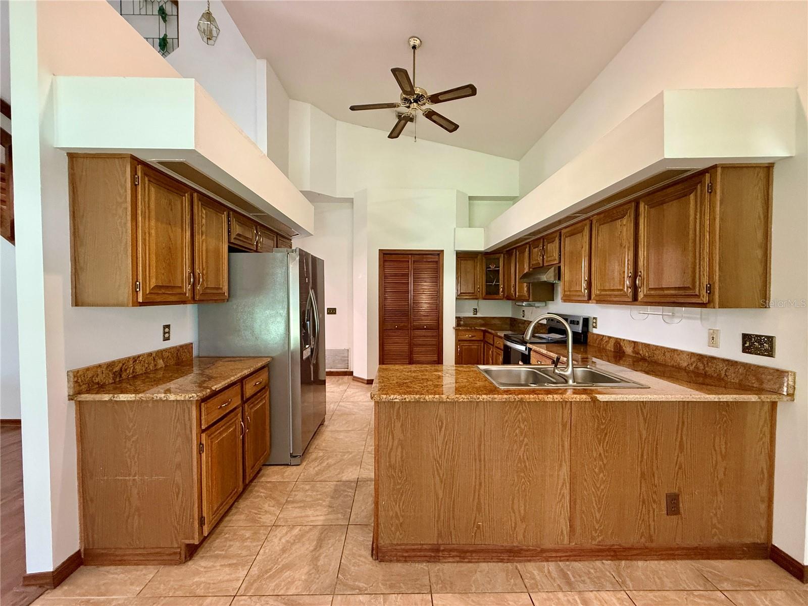 124 ESTATES CIR — photo 9