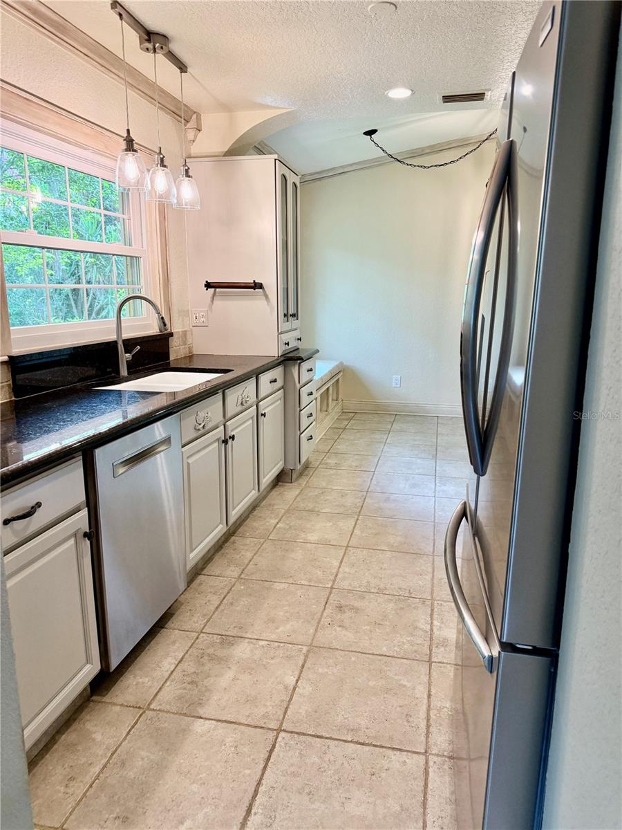 430 GEHR LN — photo 8