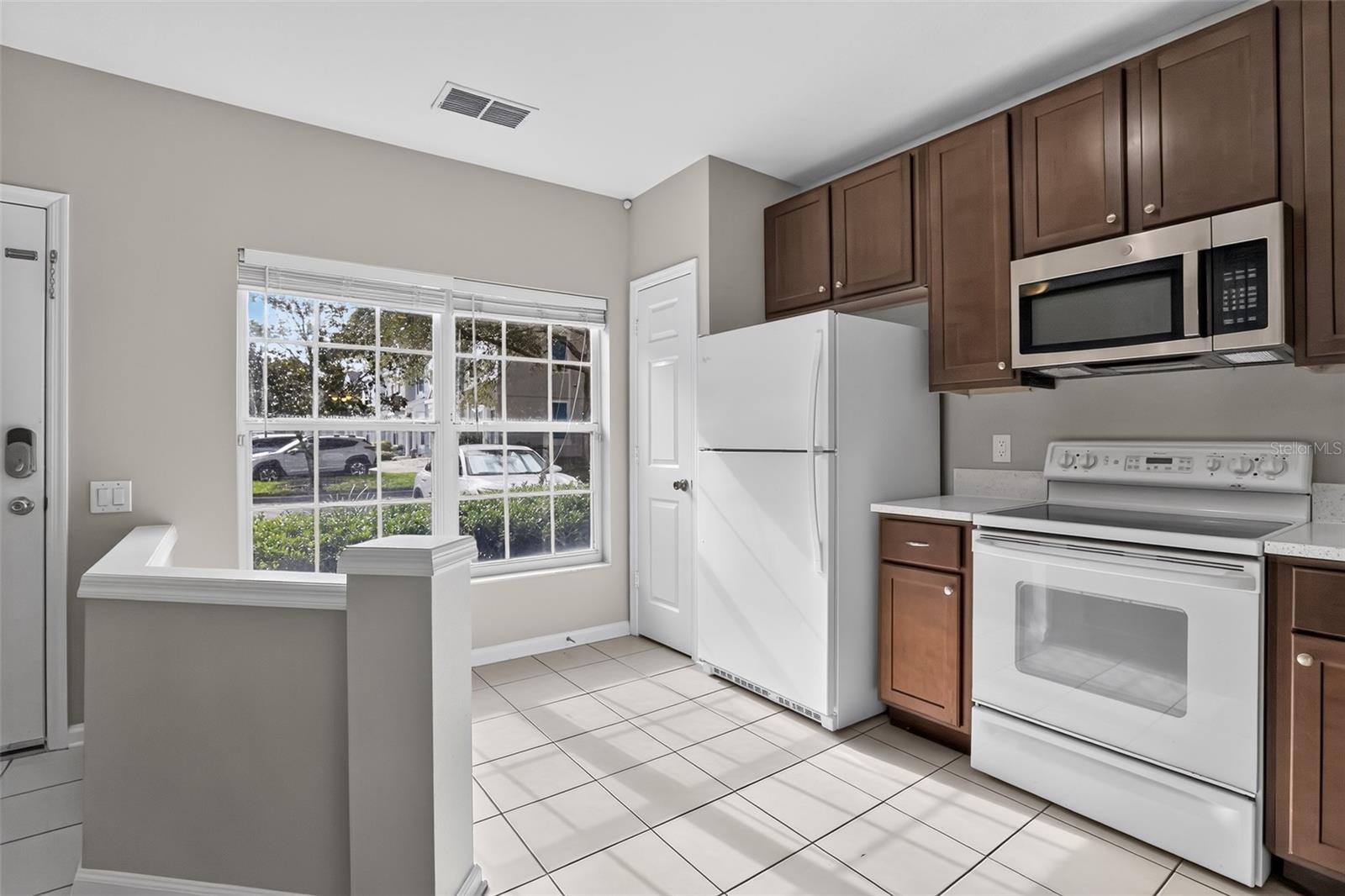 866 VINELAND PL — photo 7