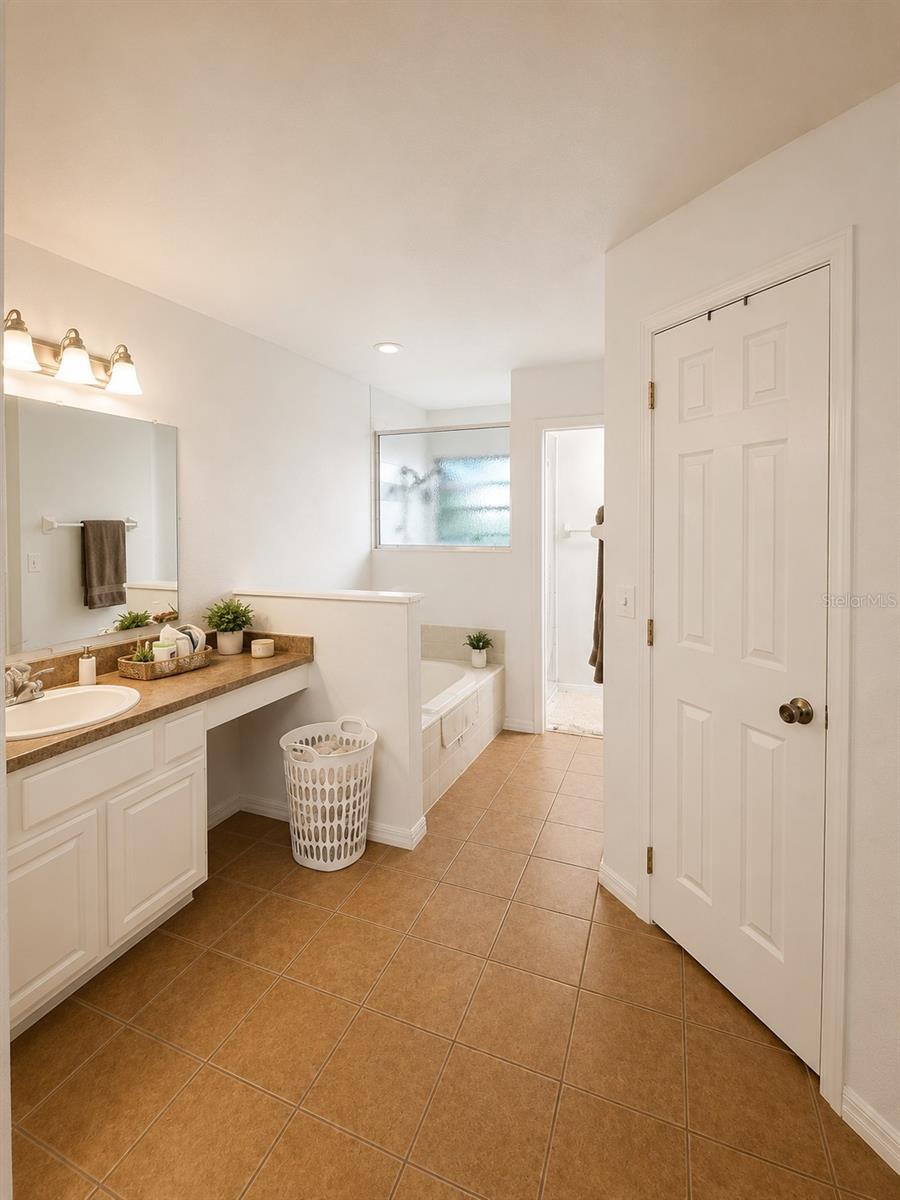 2113 N NORMANDY BLVD — photo 10