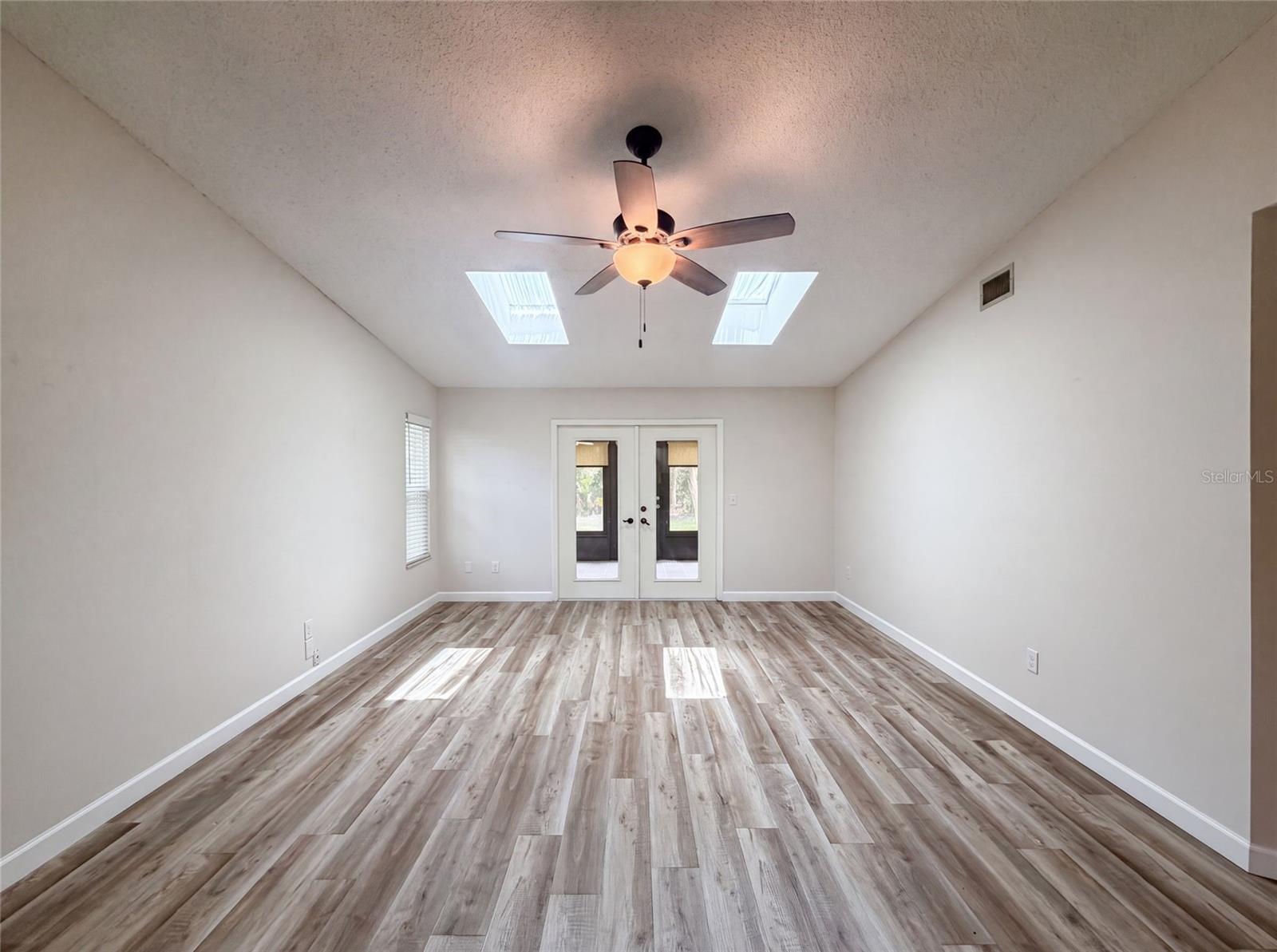 228 BOB WHITE CT #2280 — photo 3