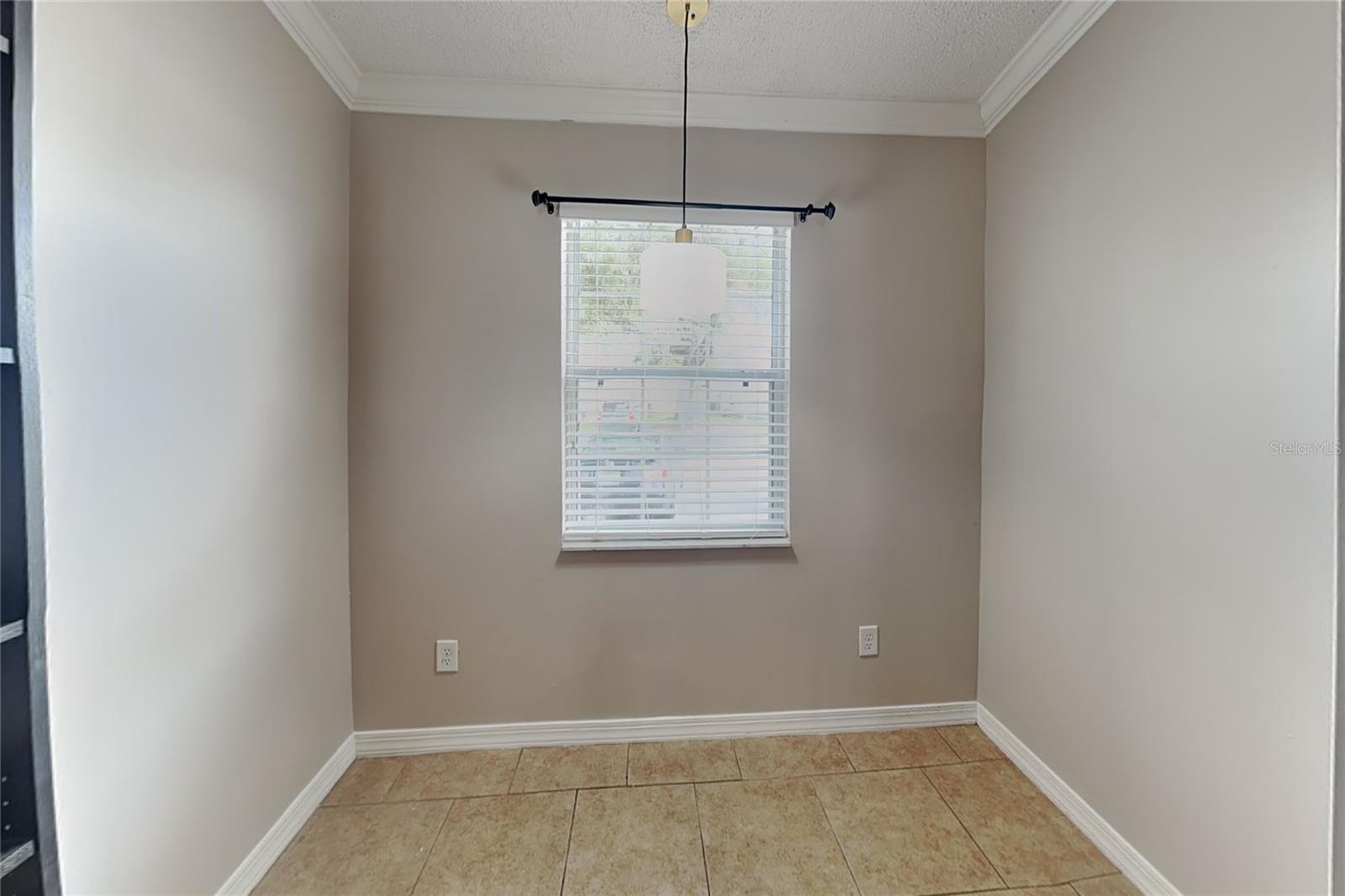 111 HIDDEN ARBOR CT — photo 2