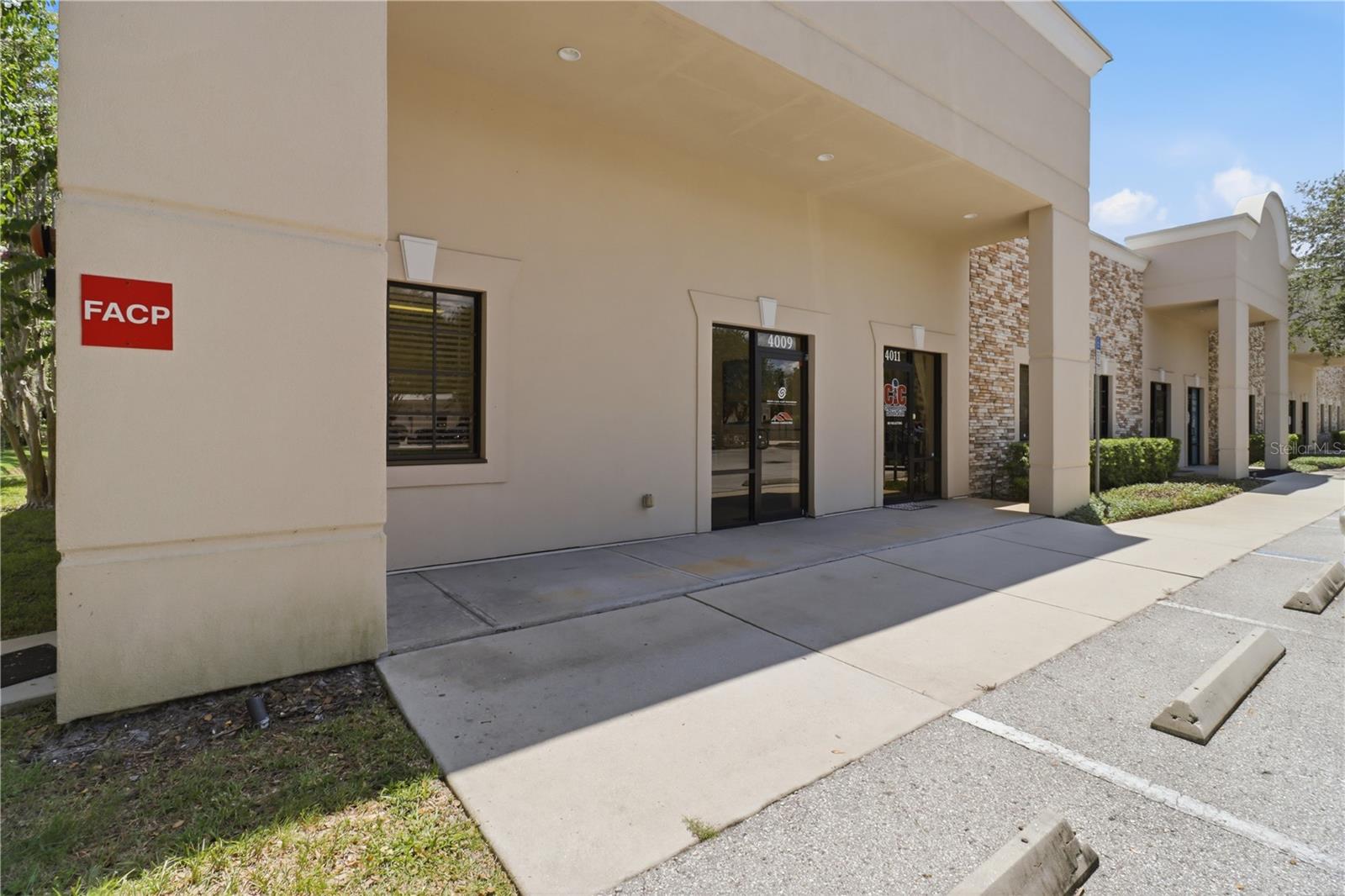 4009 W 1ST ST — photo 2