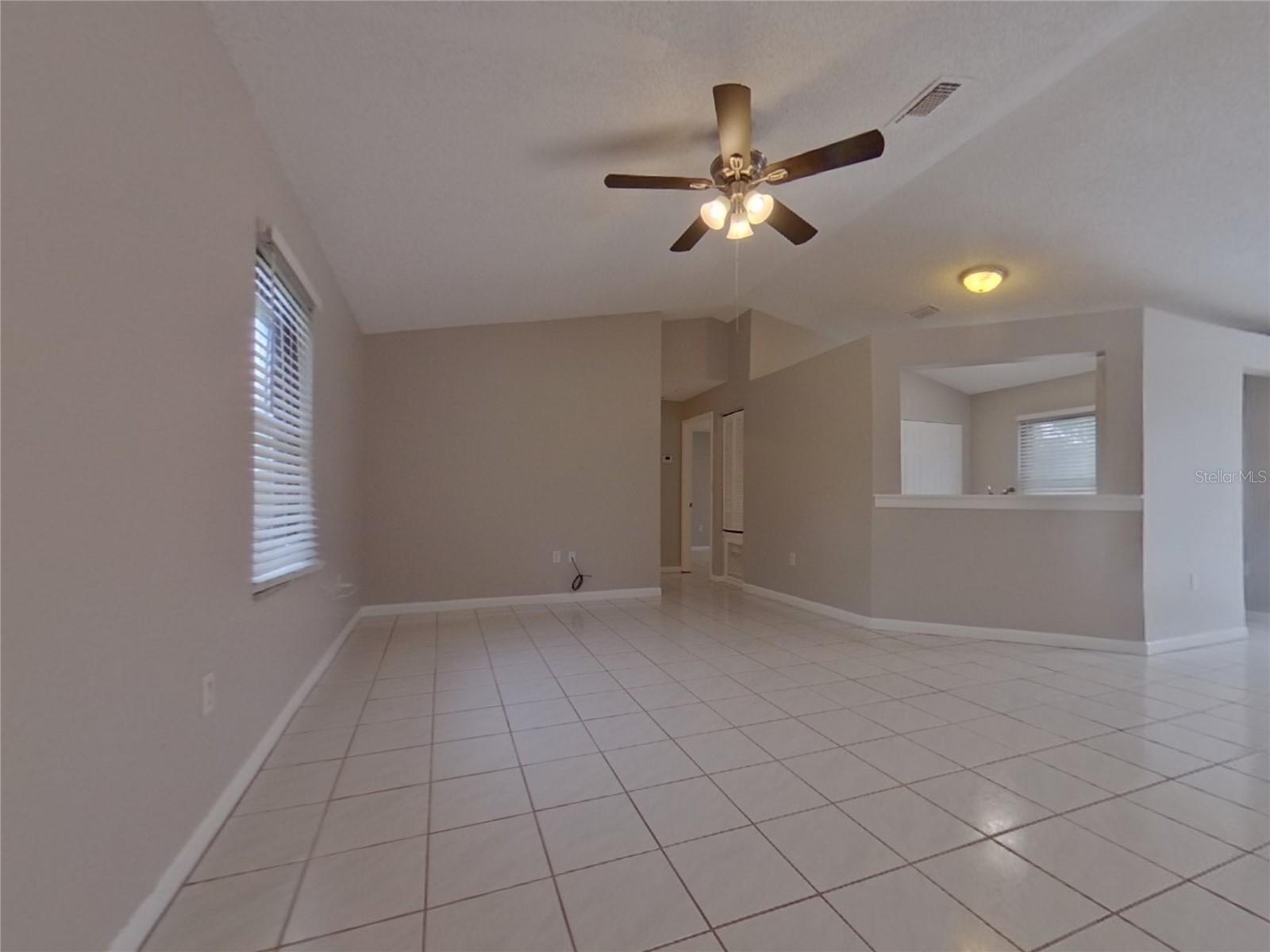 1627 PENDLETON ST — photo 12