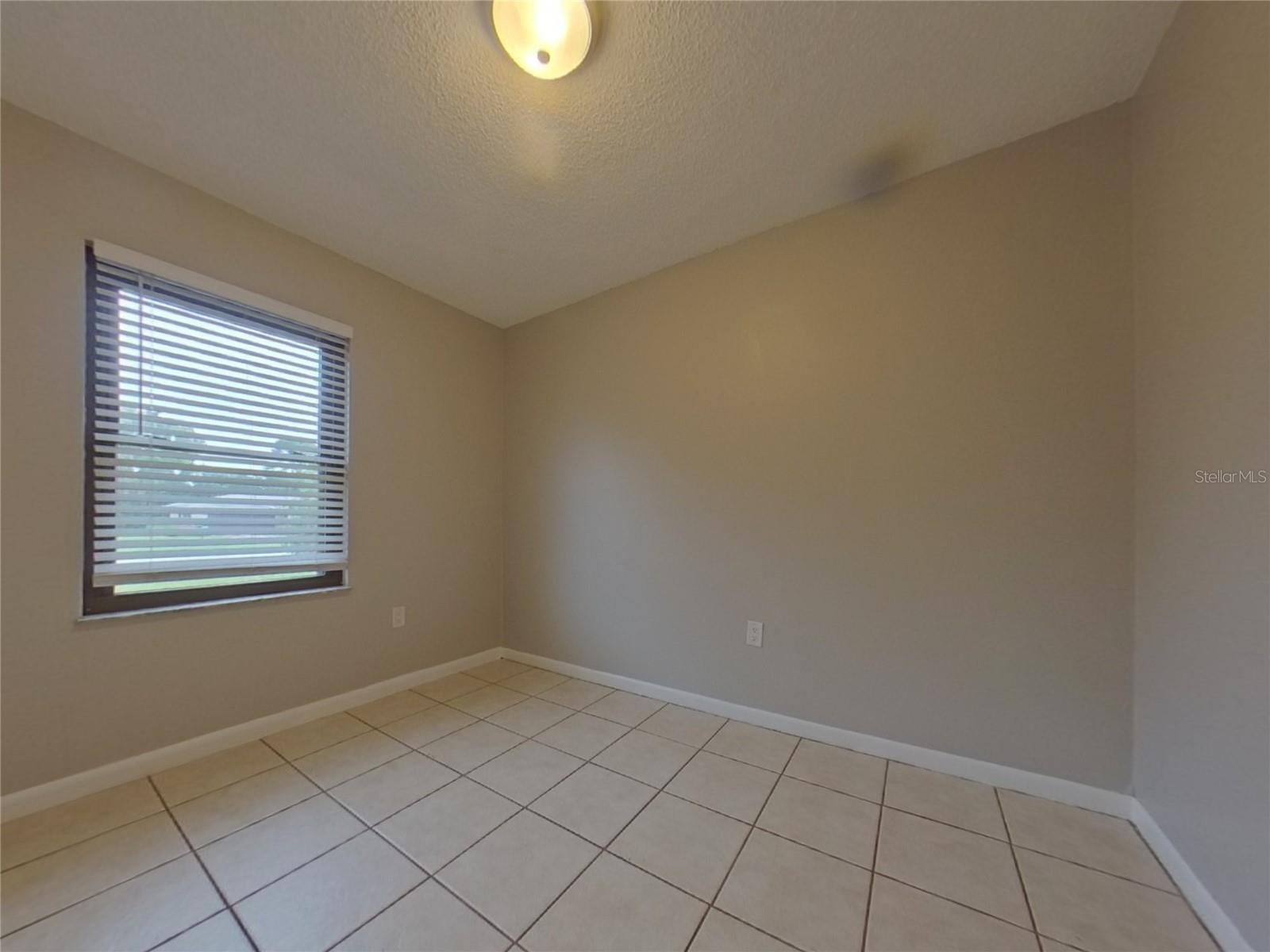 1627 PENDLETON ST — photo 10